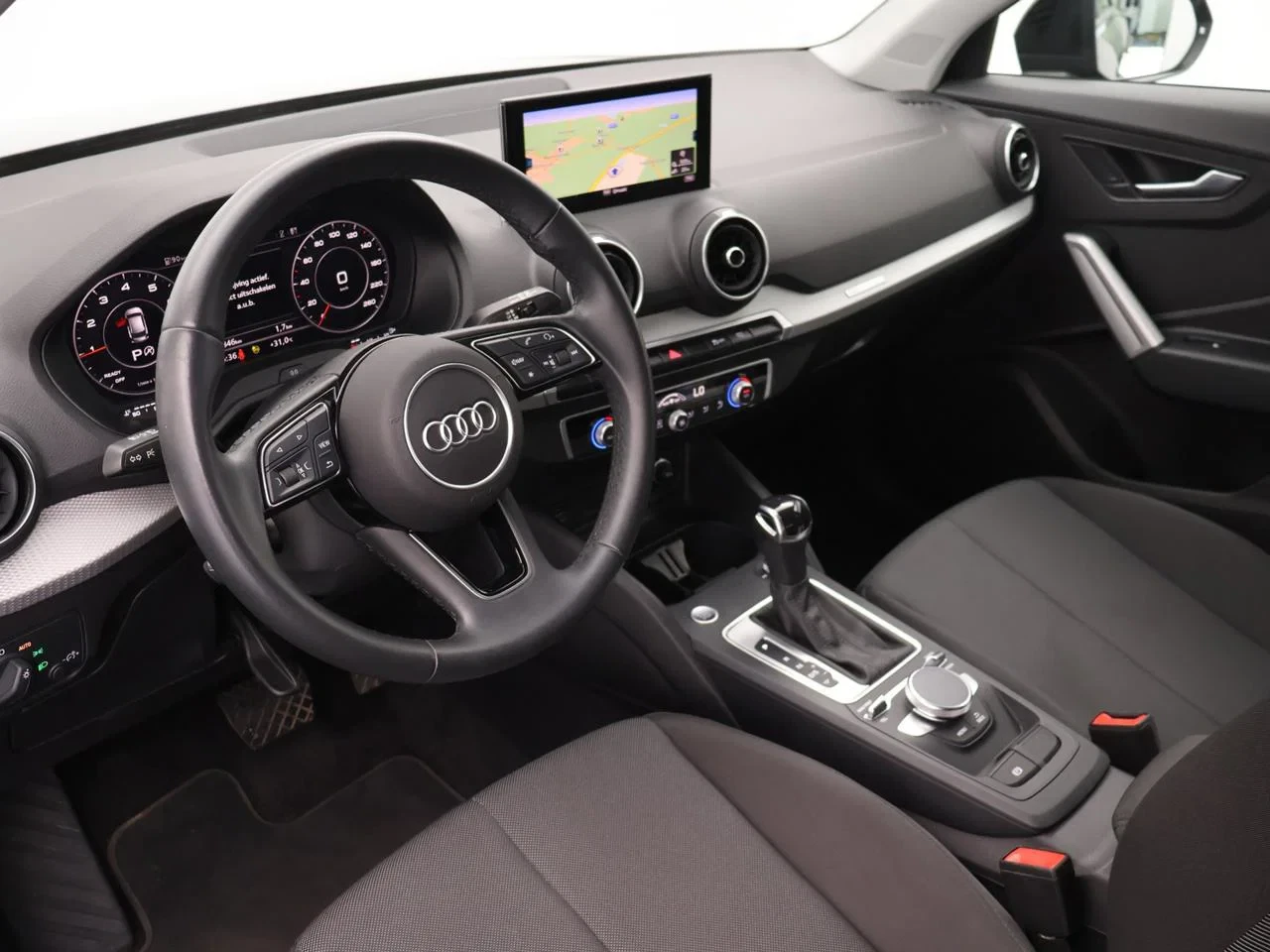 Audi Q2 Audi Q2 Business Edition Attraction 35TFSI 150PK *AUTOMAAT*VIRTUAL COCKPIT*ACC*PDC ACHTER*NAVI*AIRCO*KEYLESS GO*...*