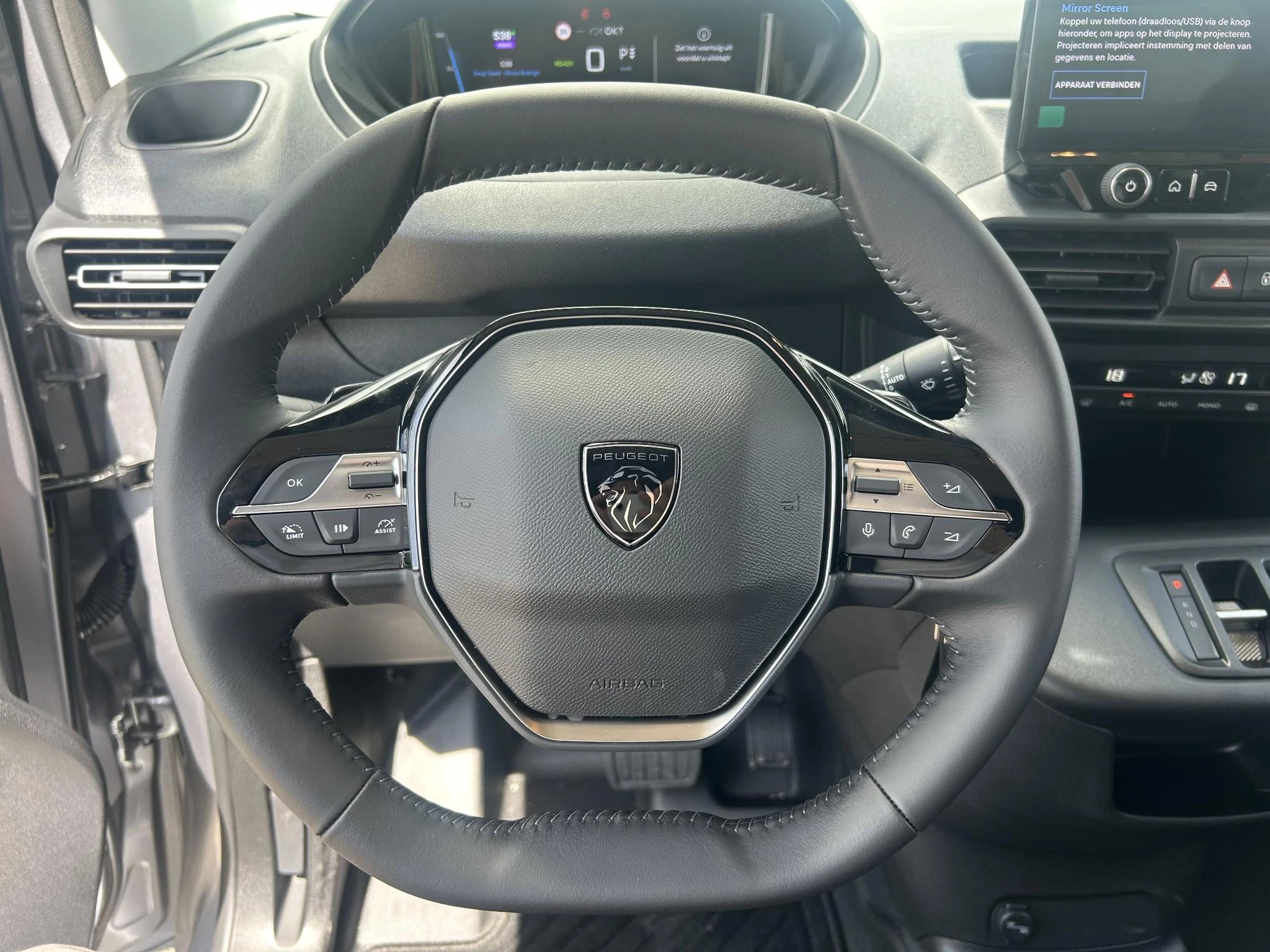 Peugeot e-Partner 136 L2 50 kWh