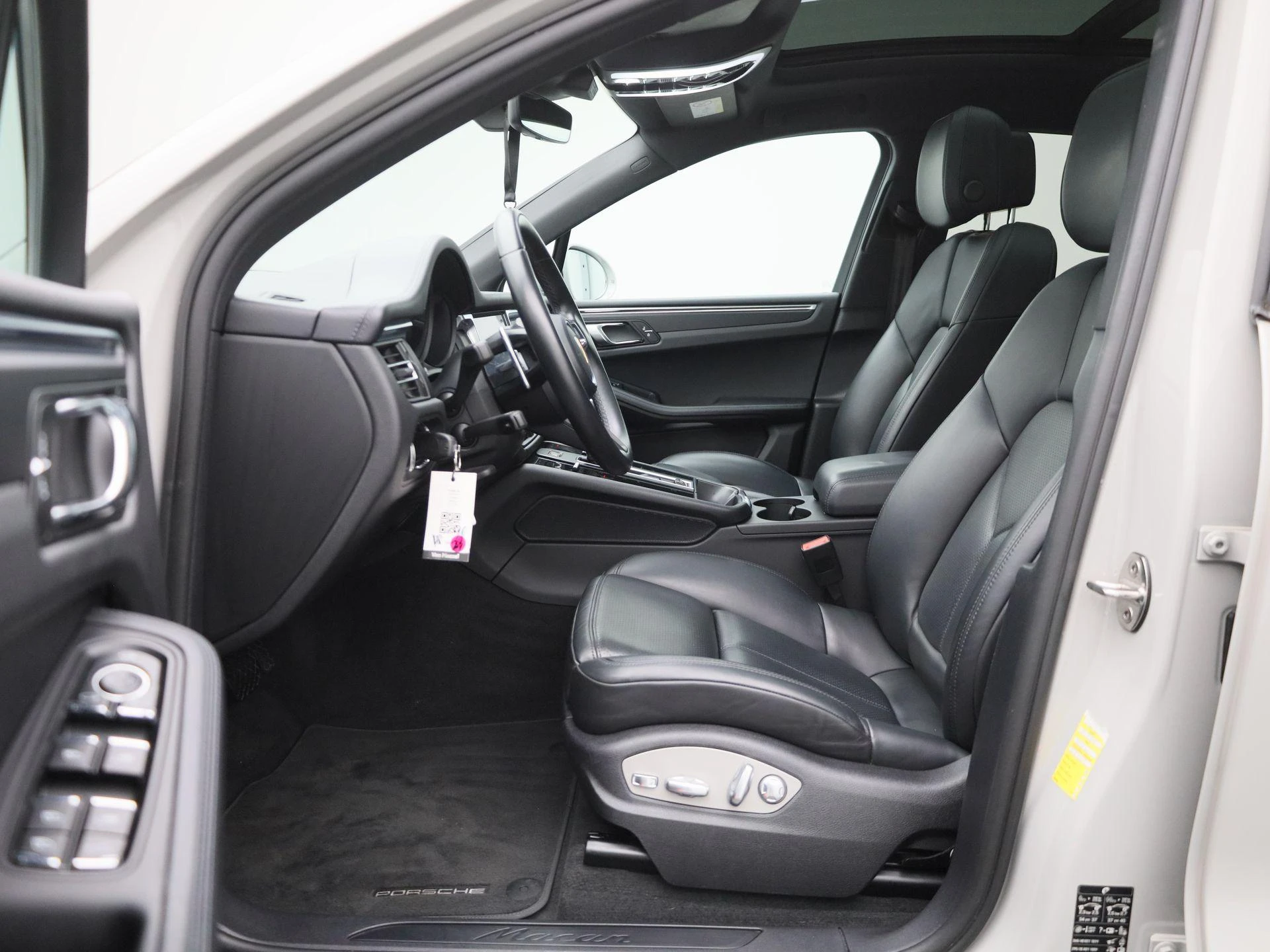 Porsche-Macan-image-10