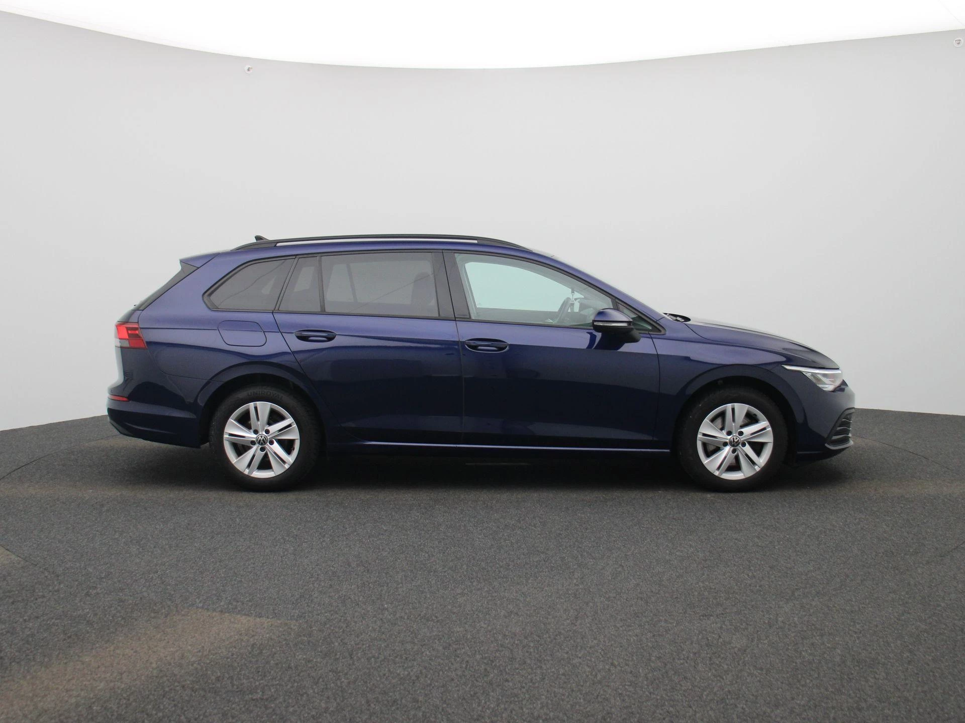 Volkswagen-Golf-image-5