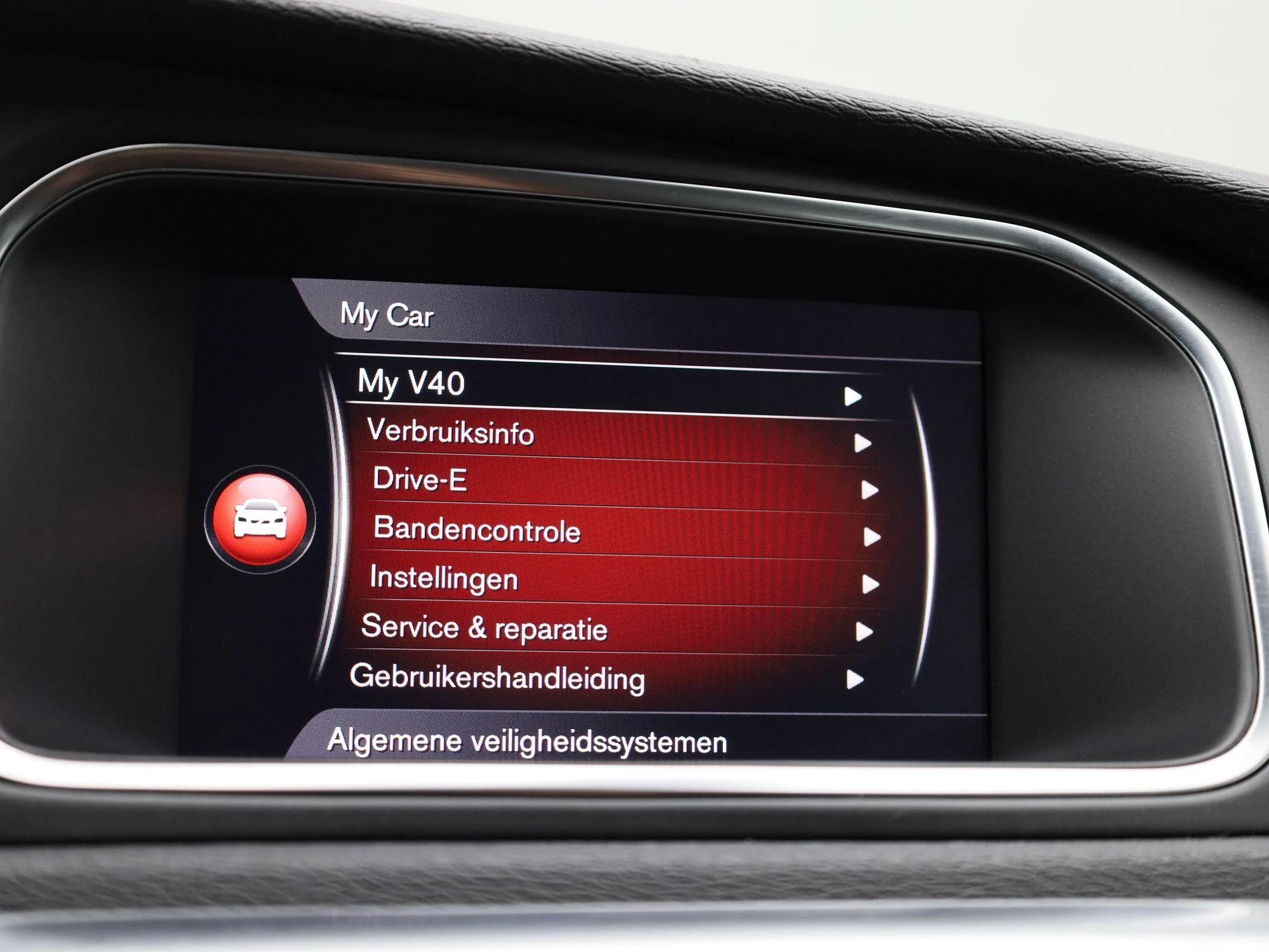 Volvo-V40-image-26