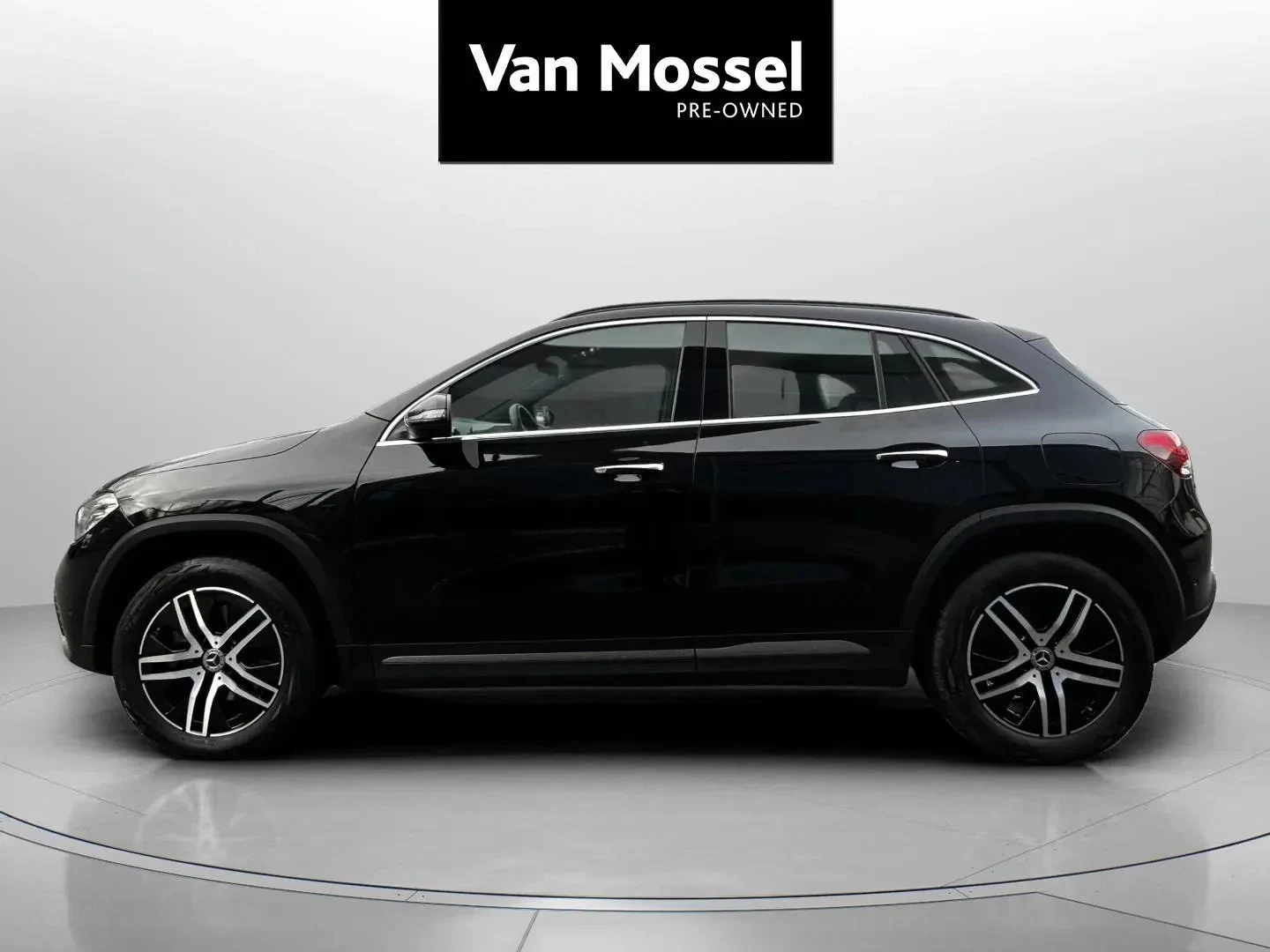 Mercedes-Benz-GLA-image-7