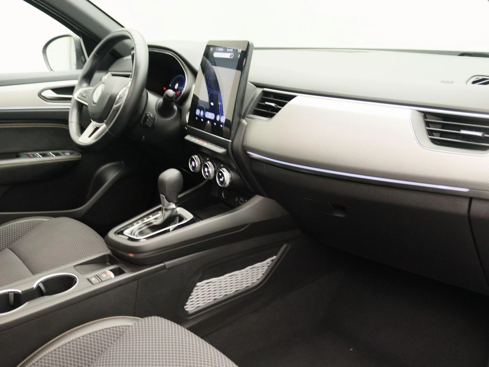 Renault-Arkana-image-23