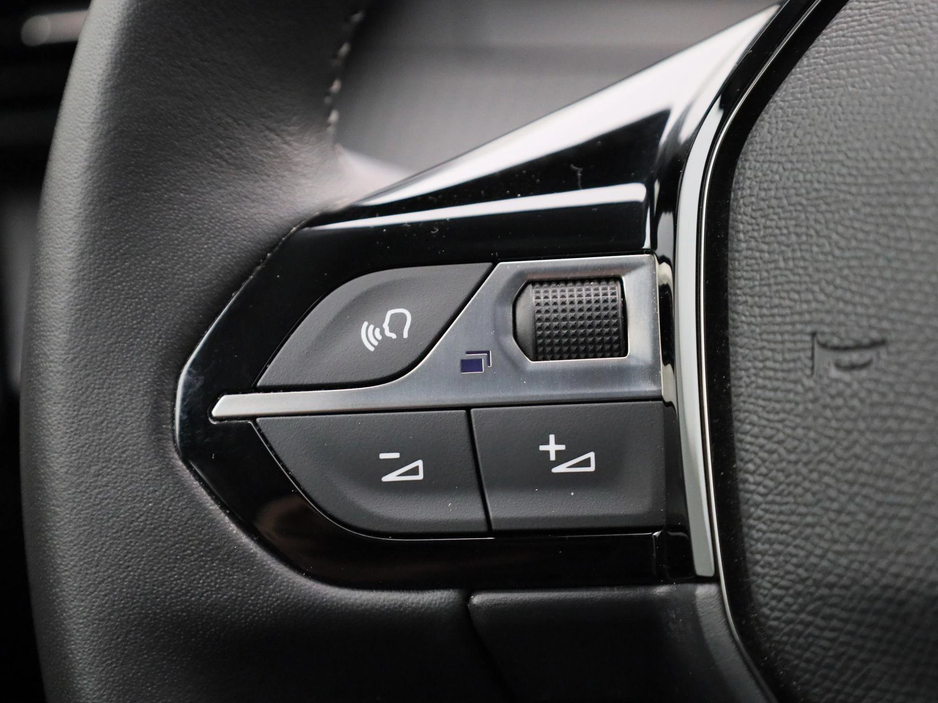 Peugeot e-208 EV Active Pack 50 kWh