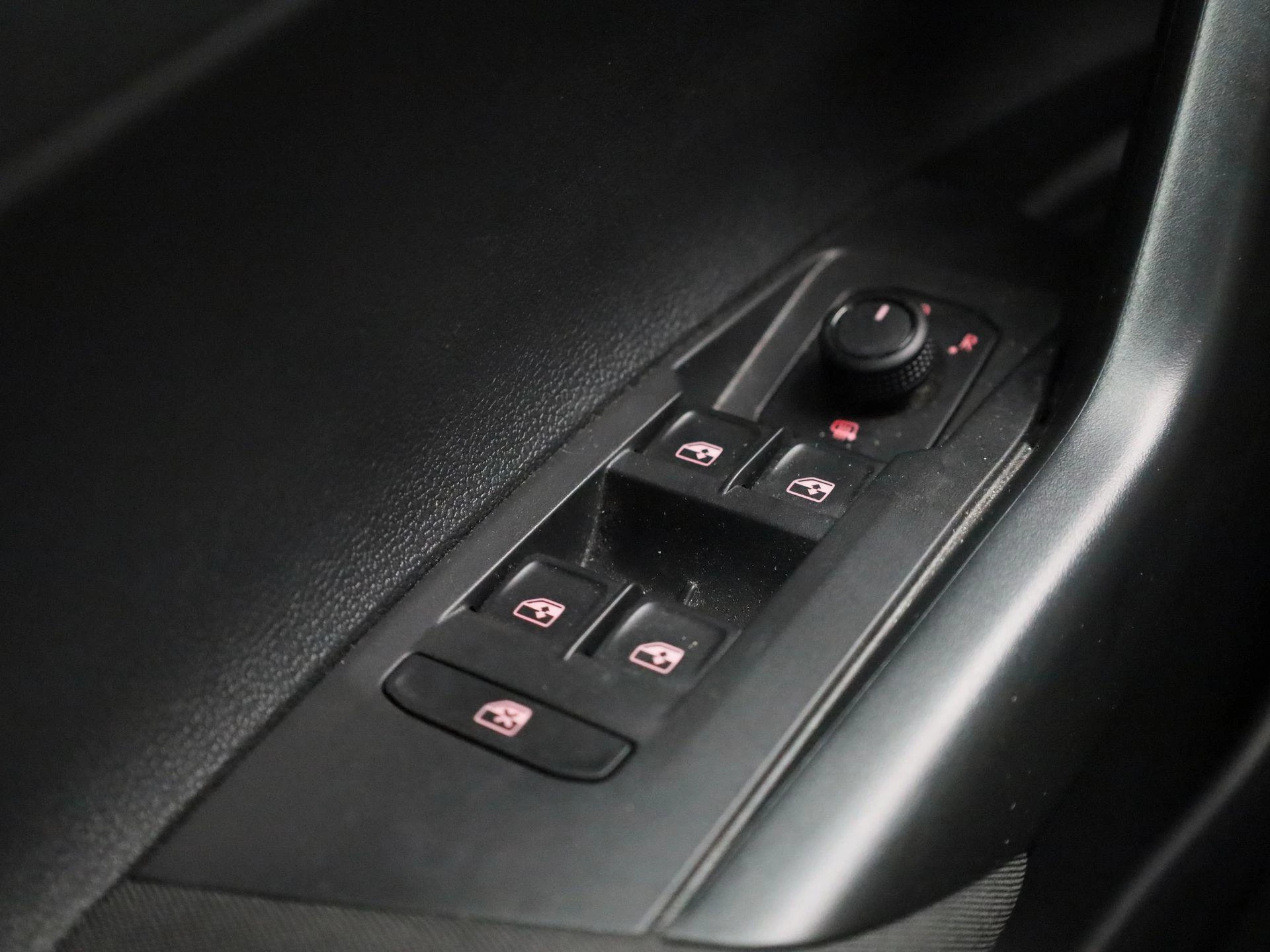 Volkswagen-Polo-image-24