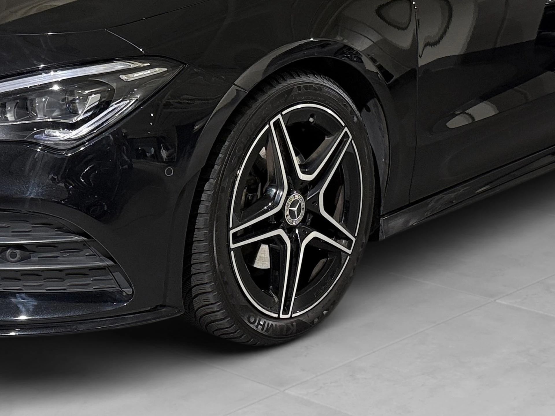 Mercedes-Benz-CLA-image-21