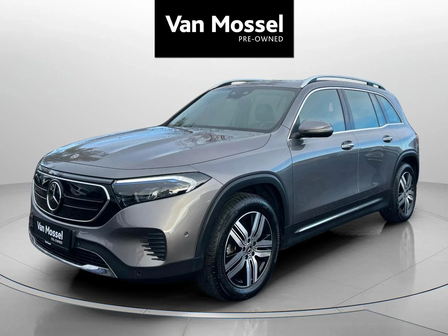 Mercedes-Benz-EQB-image-0