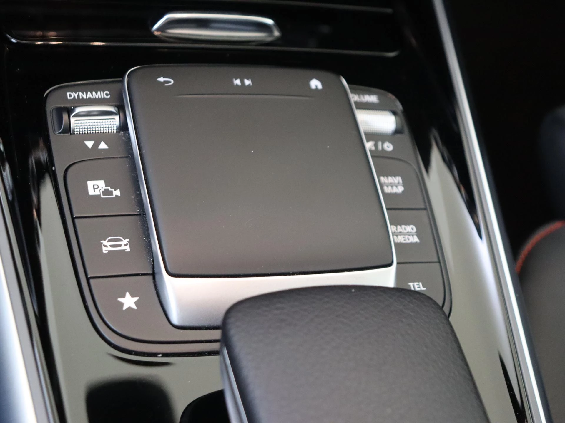 Mercedes-Benz-EQA-image-21