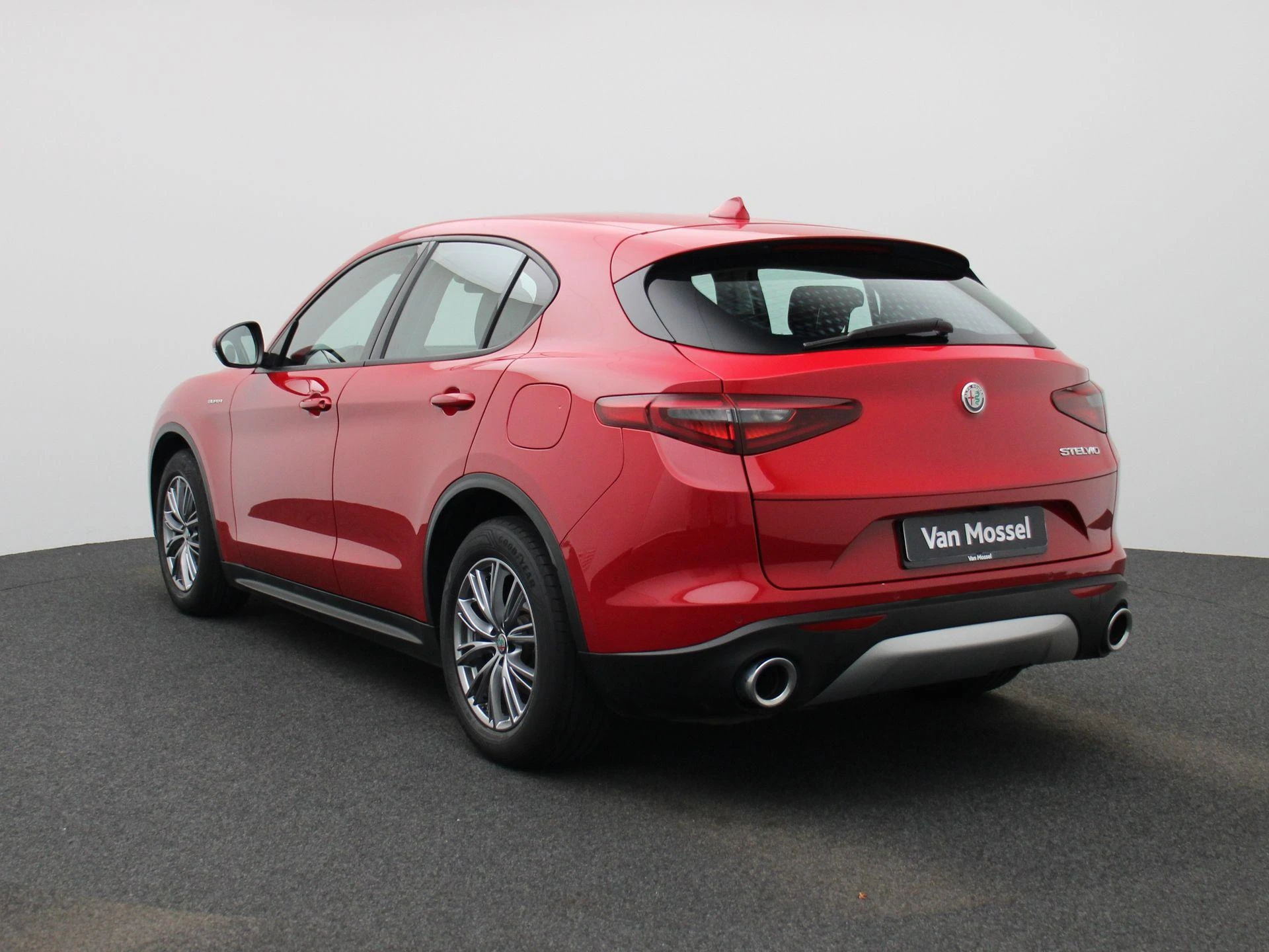 Alfa Romeo-Stelvio-image-1