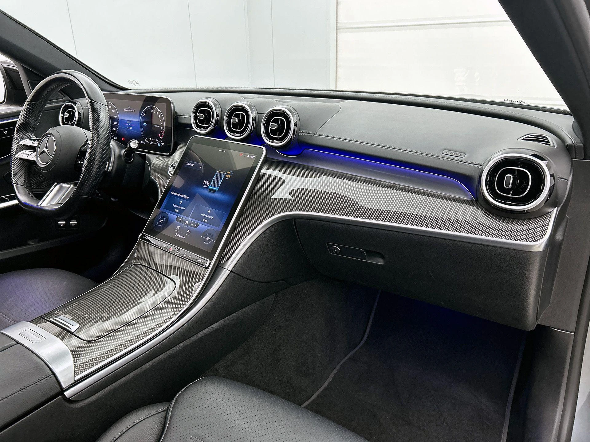 Mercedes-Benz-C-Klasse-image-20