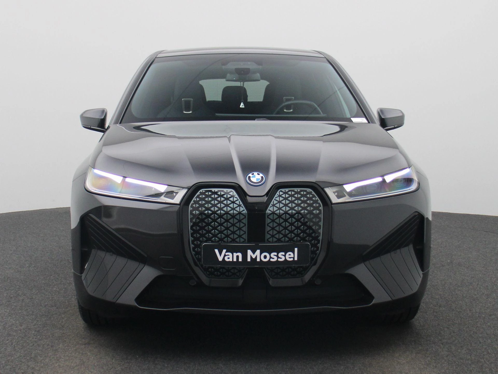 BMW-iX-image-2