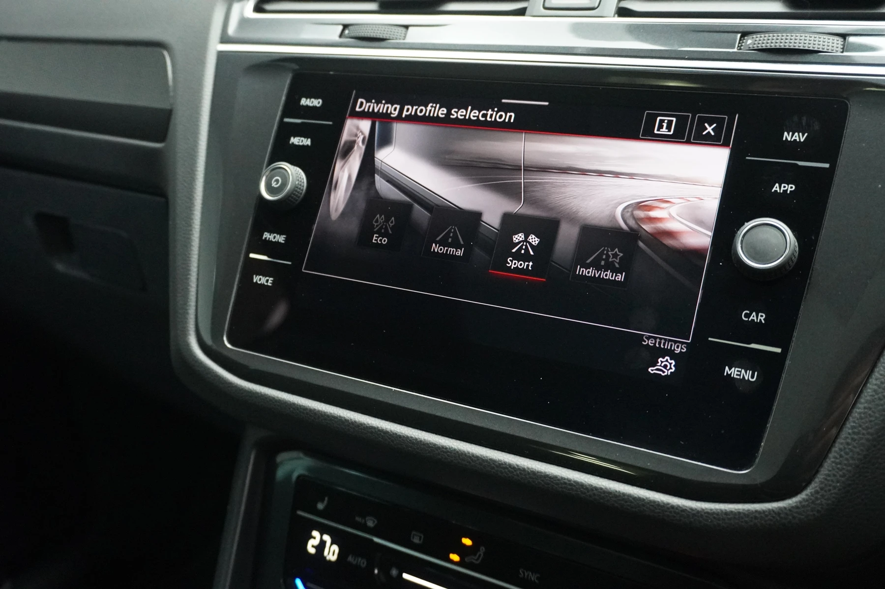 Volkswagen-Tiguan-image-33