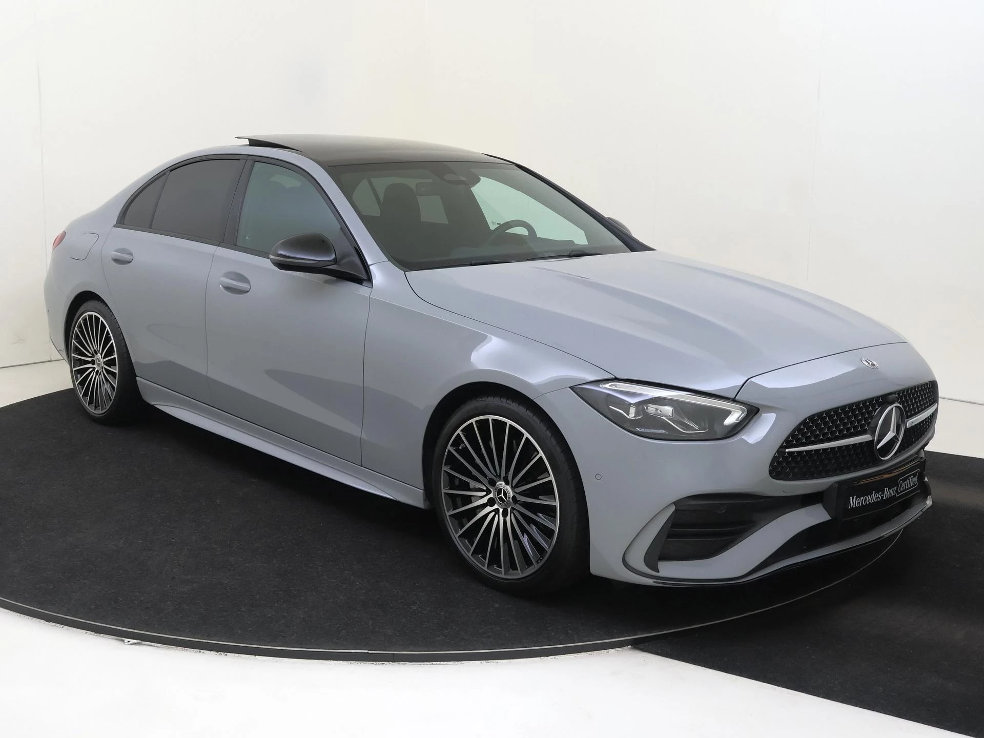 Mercedes-Benz-C-Klasse-image-1