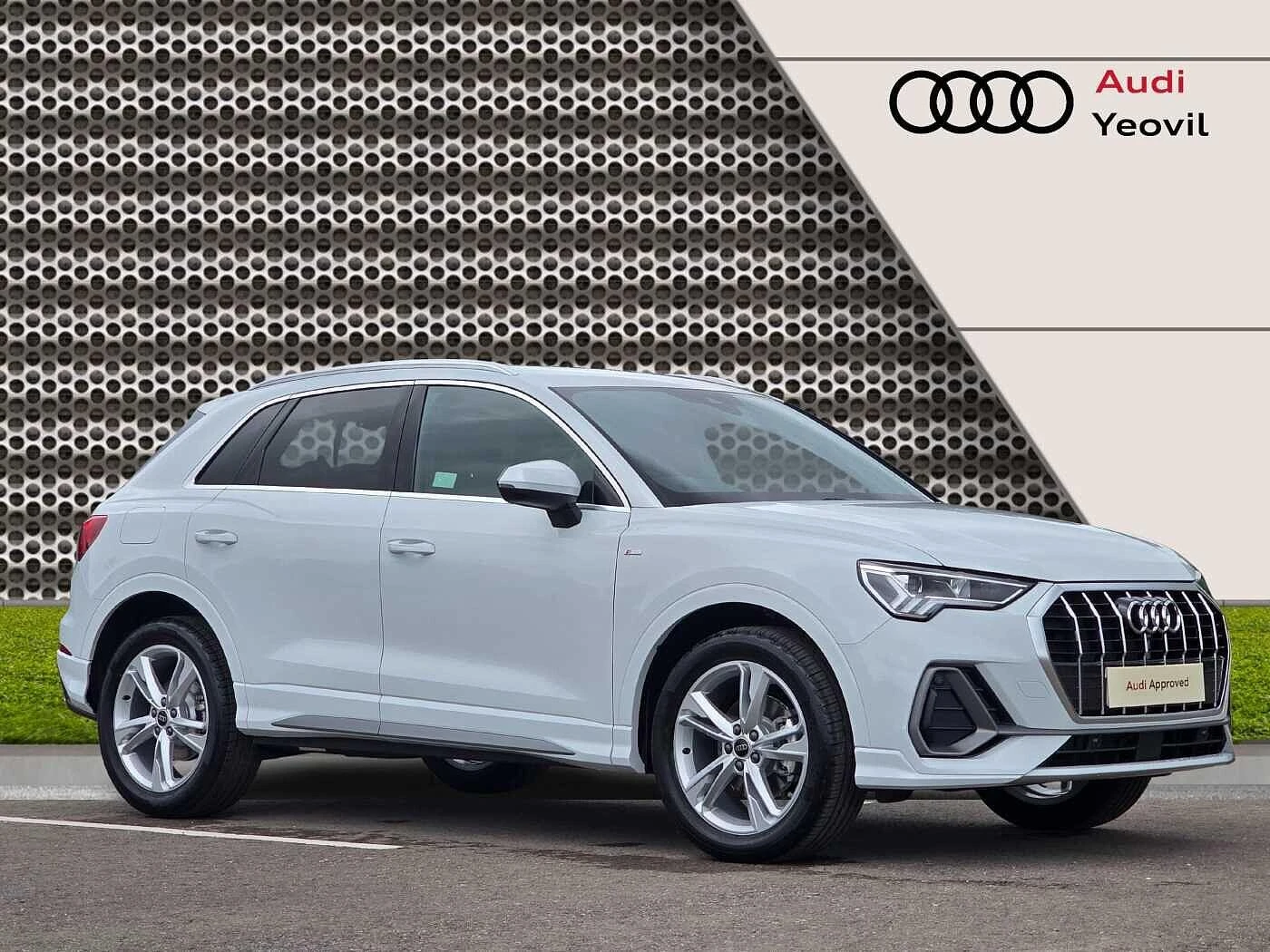 Audi-Q3-image-18