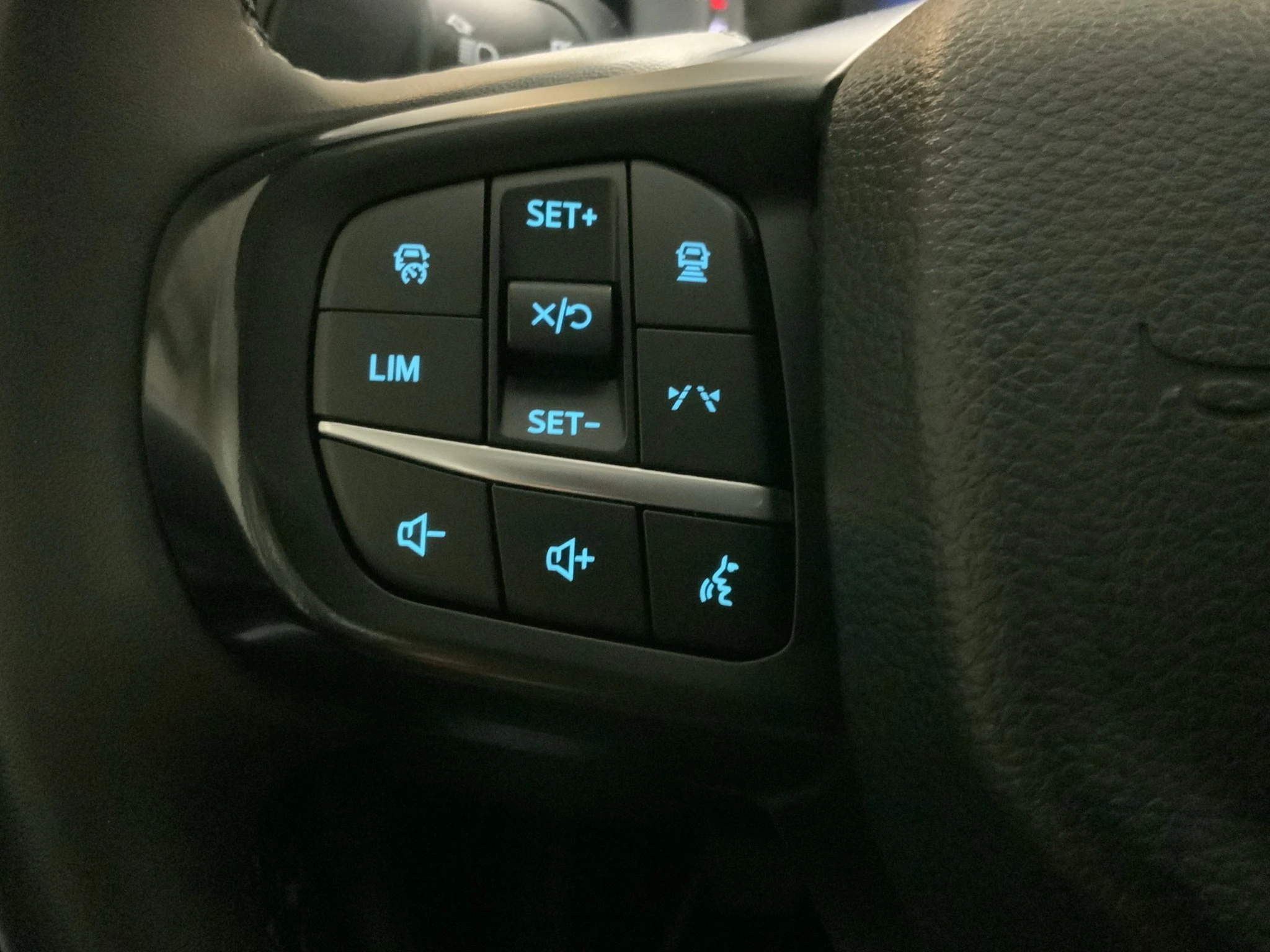 Ford Ranger XLT 2.0 EcoBlue 125kW DoKa 4x4 Pick-Up. 4-türig
