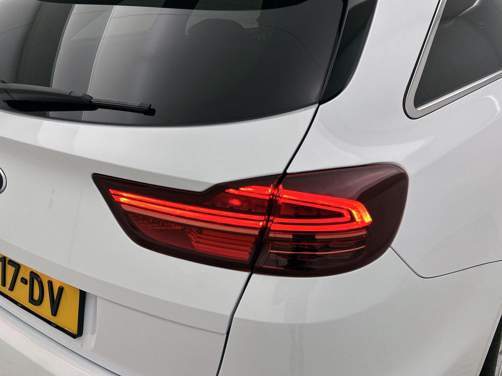 Kia-Ceed Sportswagon-image-25