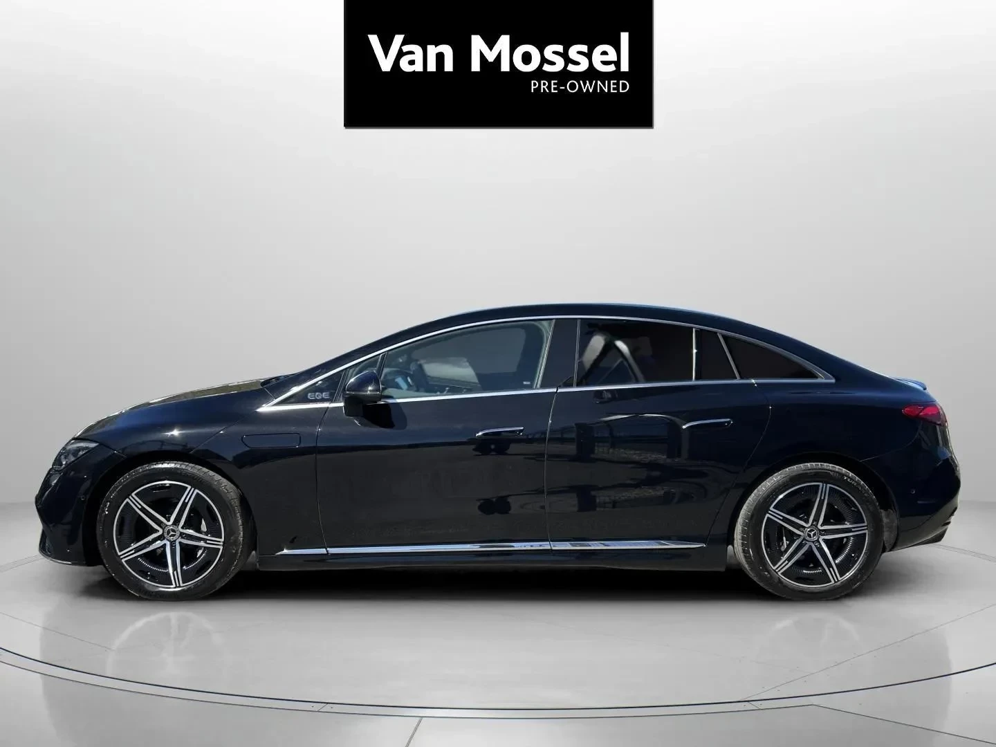 Mercedes-Benz-EQE-image-7
