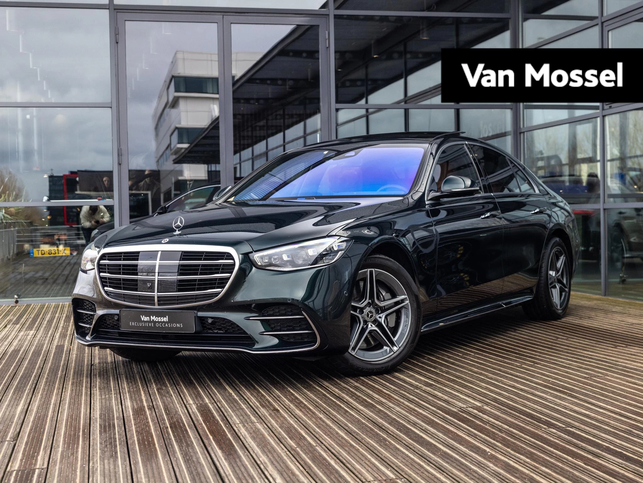 Mercedes-Benz-S-Klasse-image-0