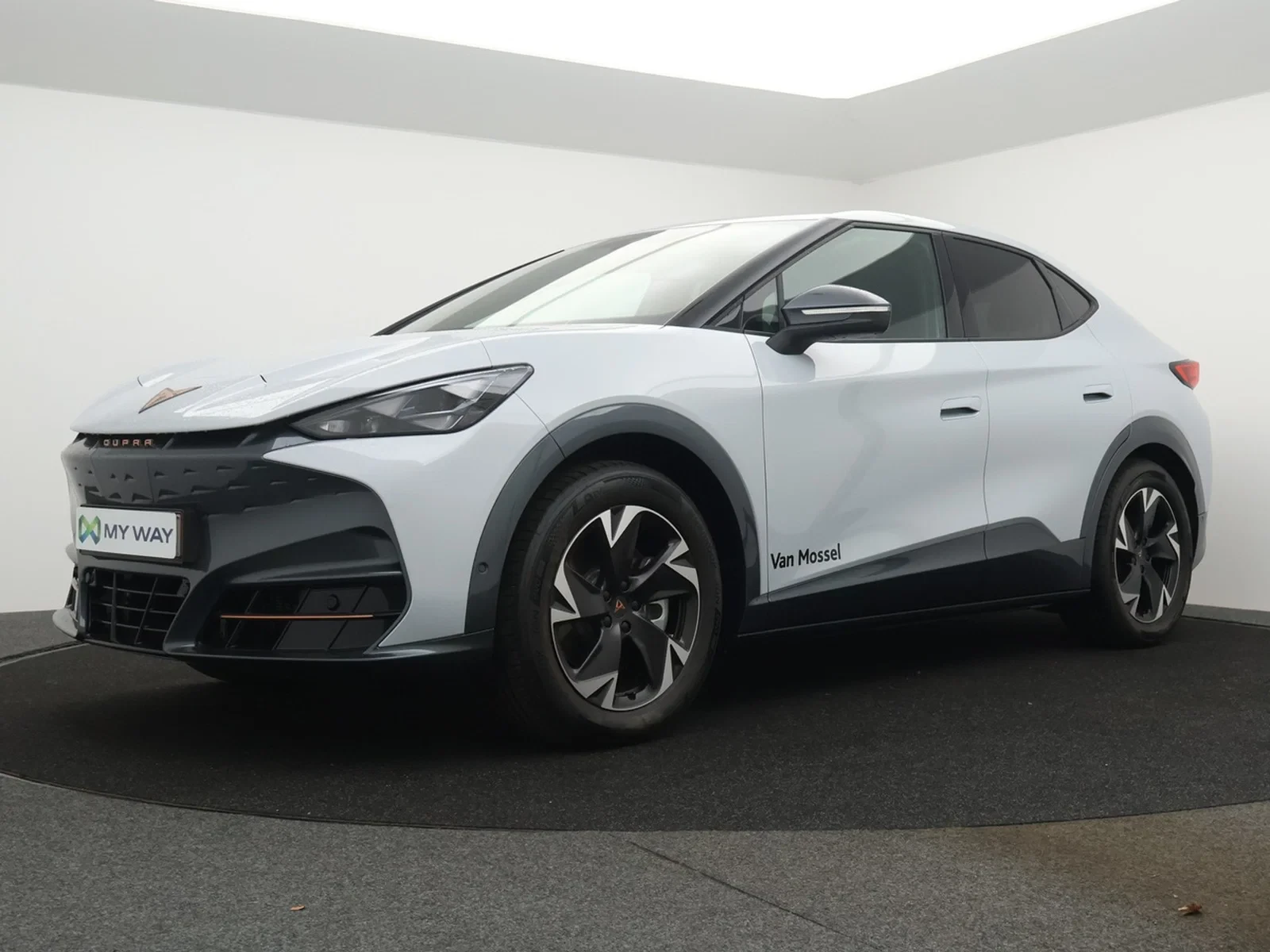 CUPRA-Tavascan-image-0