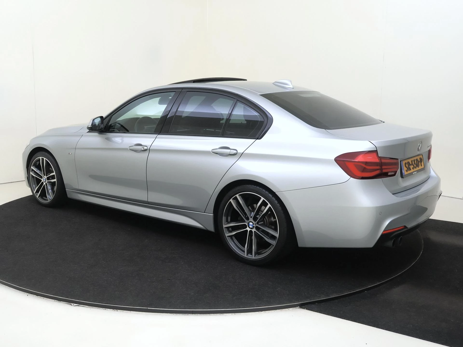 BMW 3 Serie 320i Edition M Sport Shadow Executive