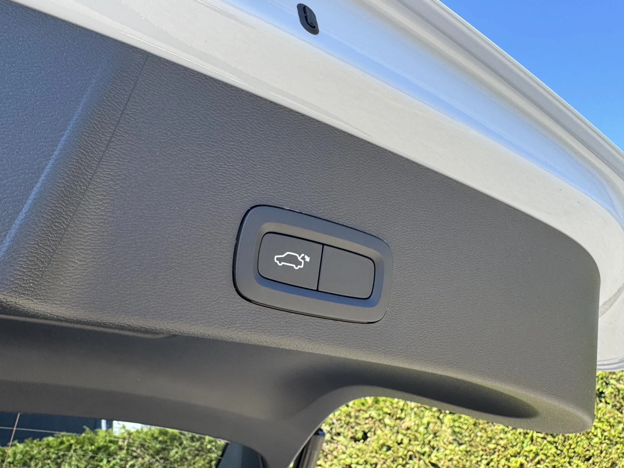 Volvo-EX40-image-13