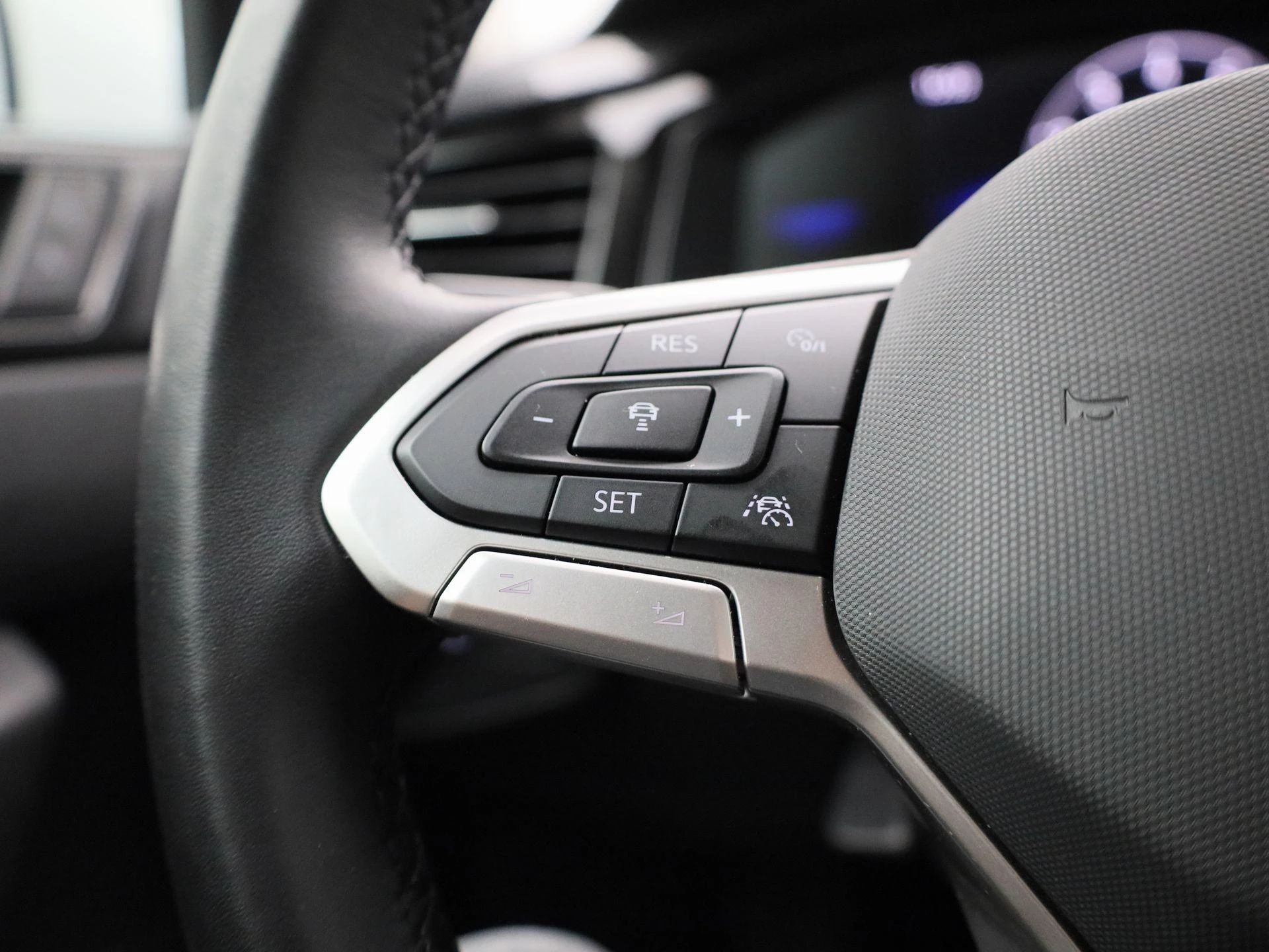 Volkswagen-Polo-image-20