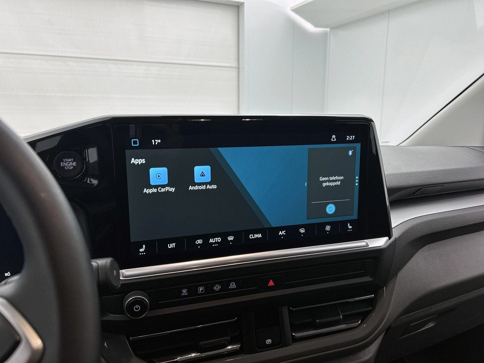 Volkswagen-e-Transporter-image-18