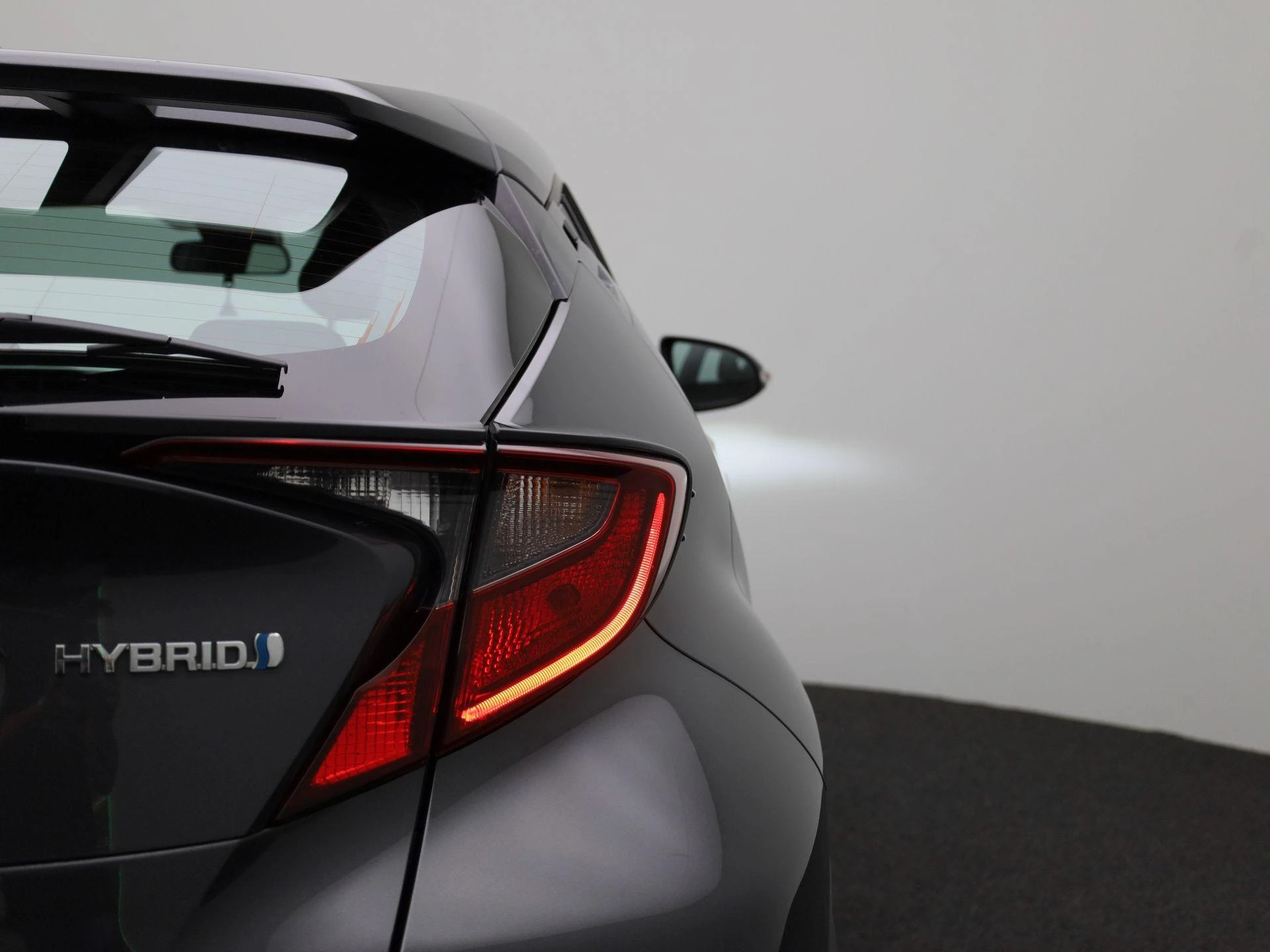 Toyota-C-HR-image-35