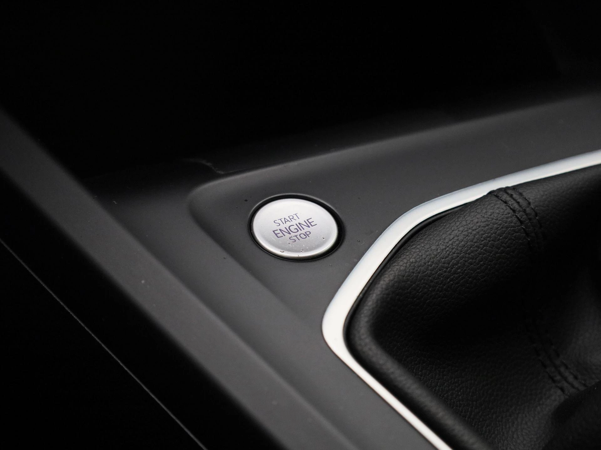 Volkswagen-Golf-image-20