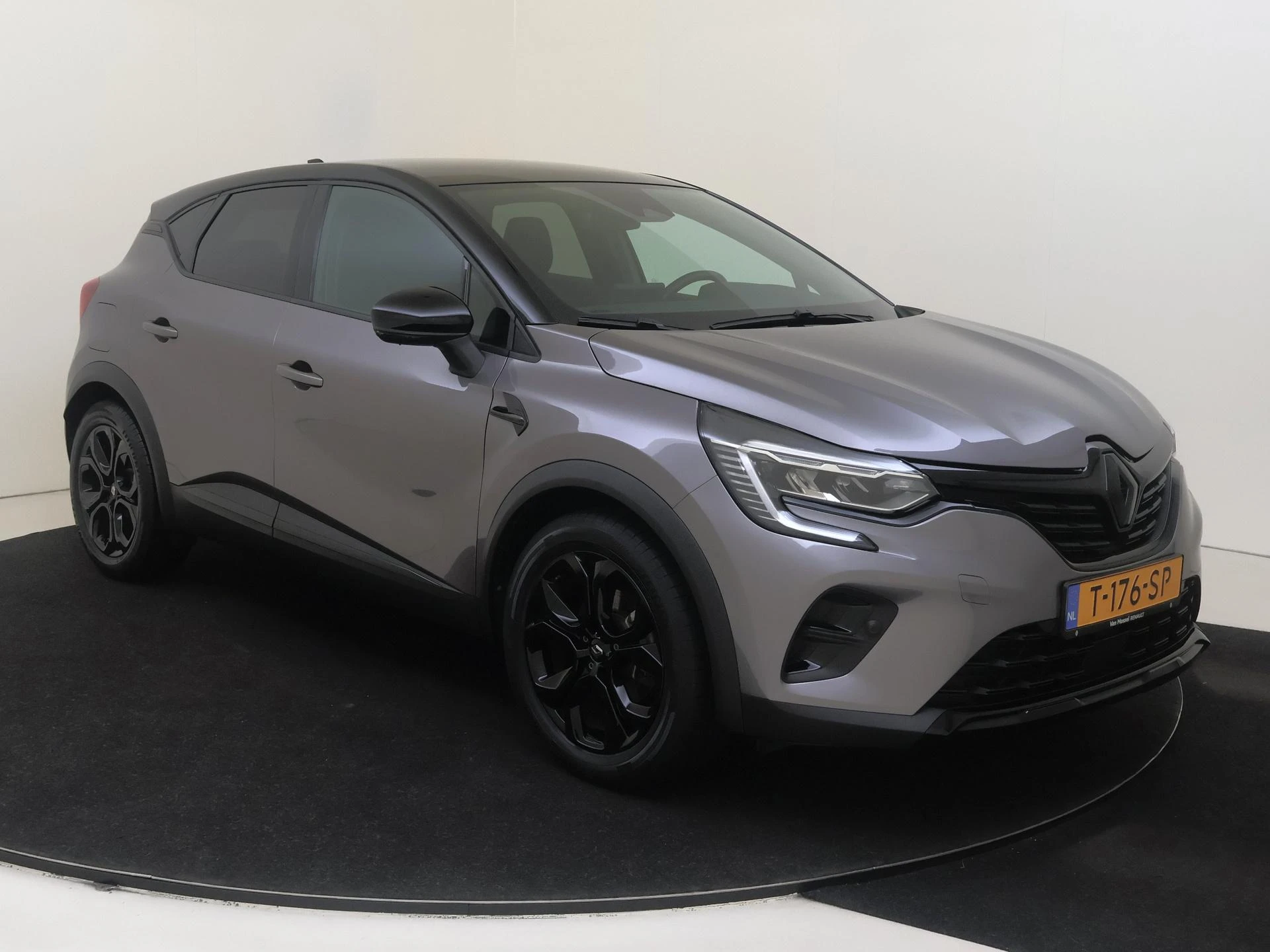 Renault-Captur-image-1