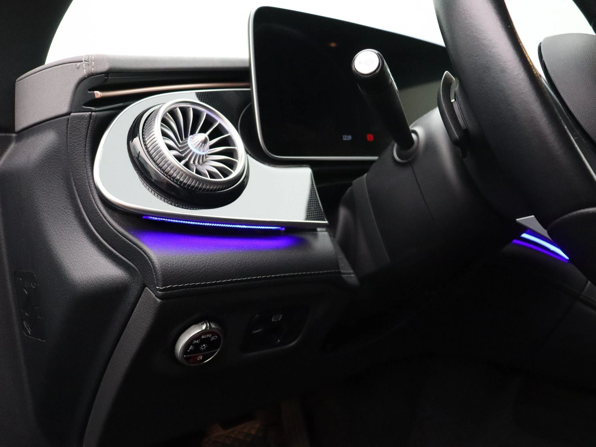 Mercedes-Benz EQE 300 Business Line + LED + CARPLAY + CAMERA +