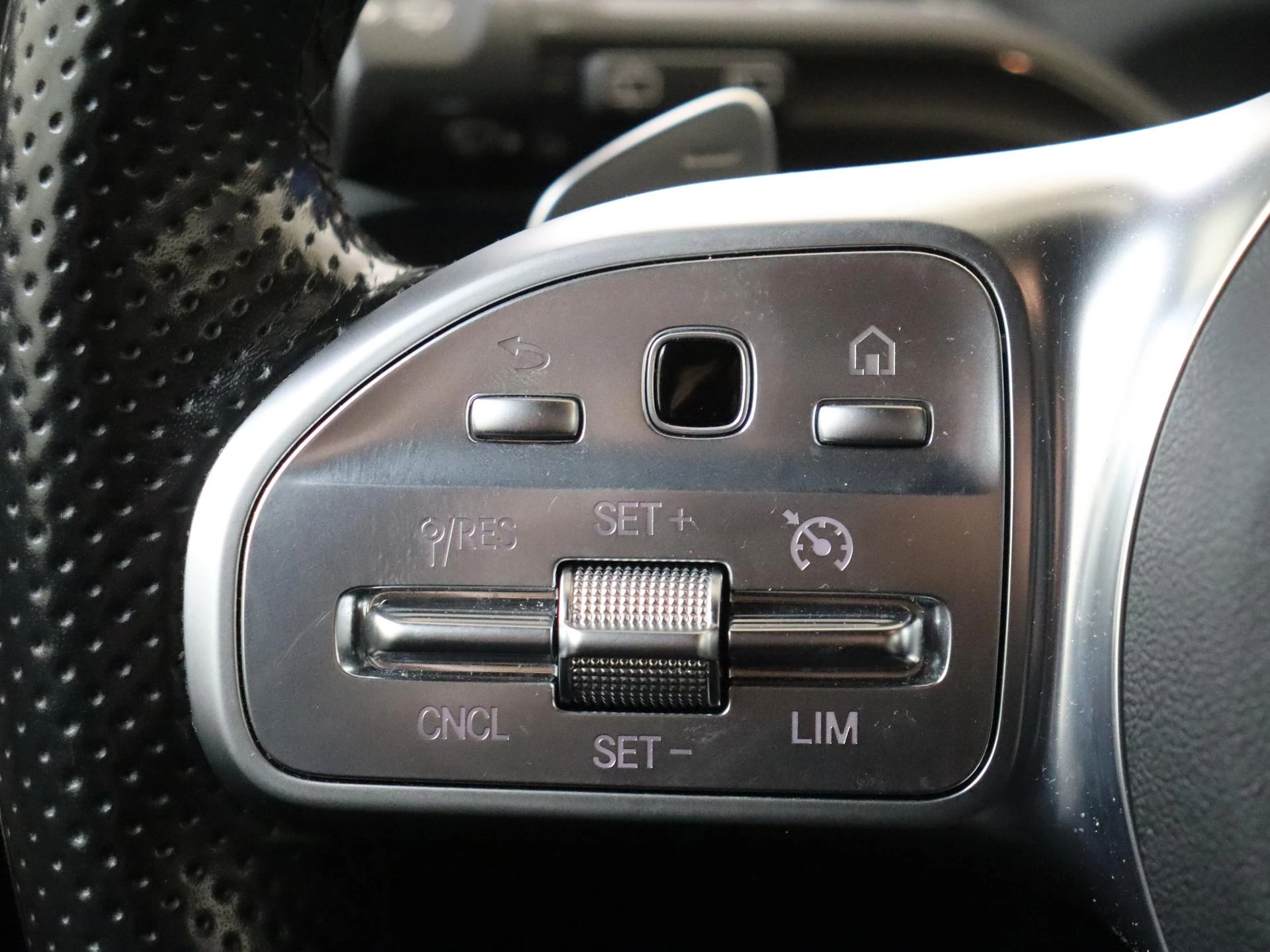 Mercedes-Benz-A-Klasse-image-15