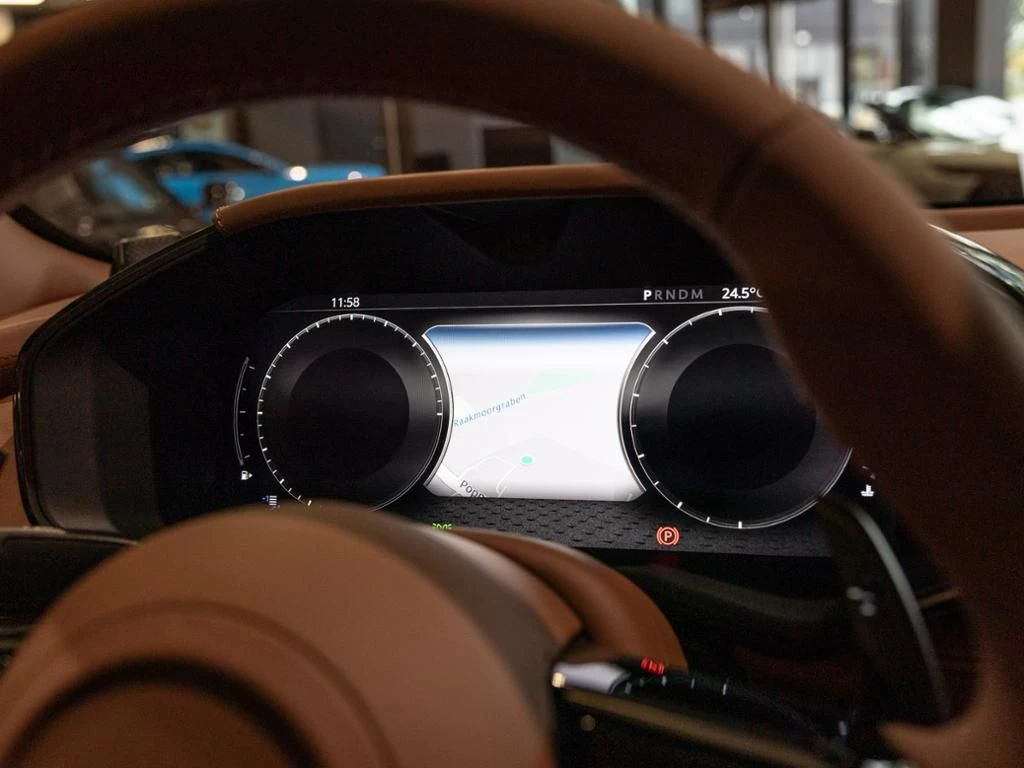 Aston Martin-DBX-image-27
