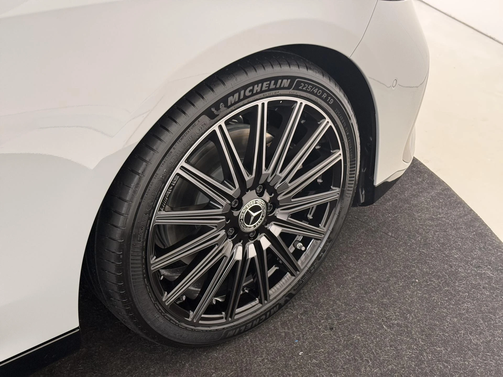 Mercedes-Benz-CLA-image-31