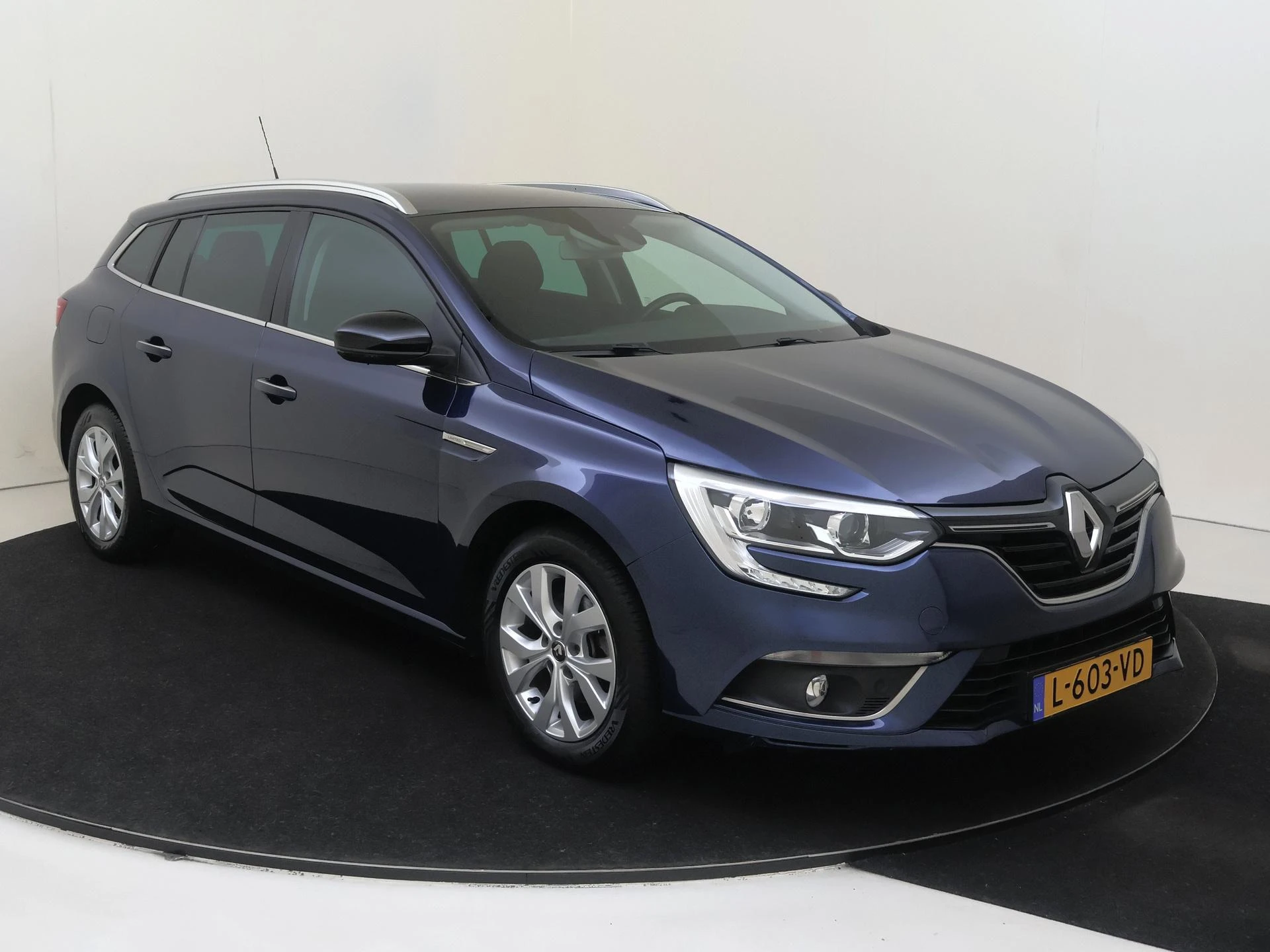 Renault-Mégane Estate-image-1