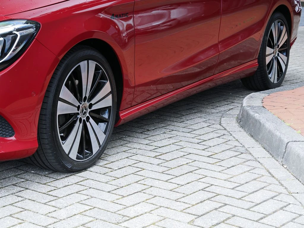 Mercedes-Benz-CLA 200 d-image-5