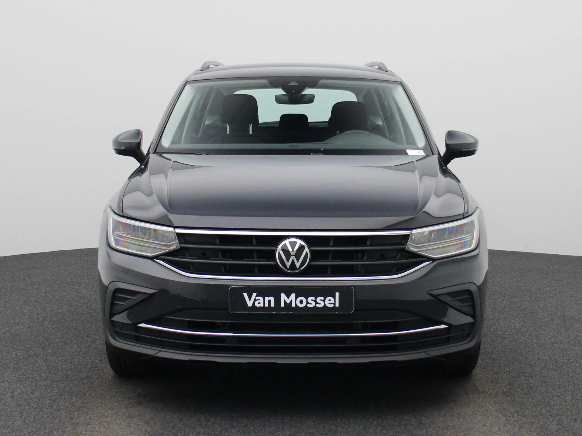 Volkswagen-Tiguan-image-2