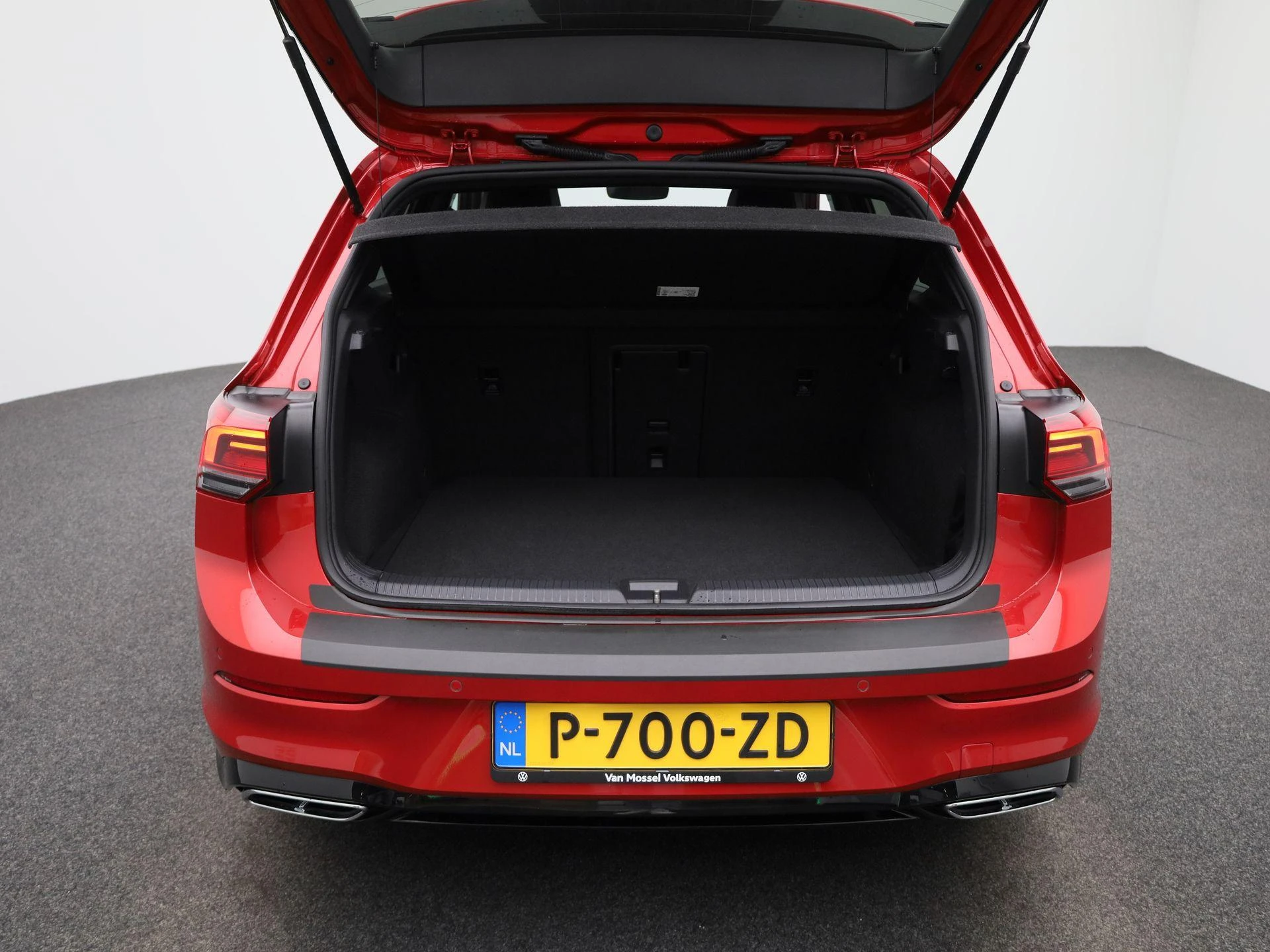 Volkswagen-Golf-image-12