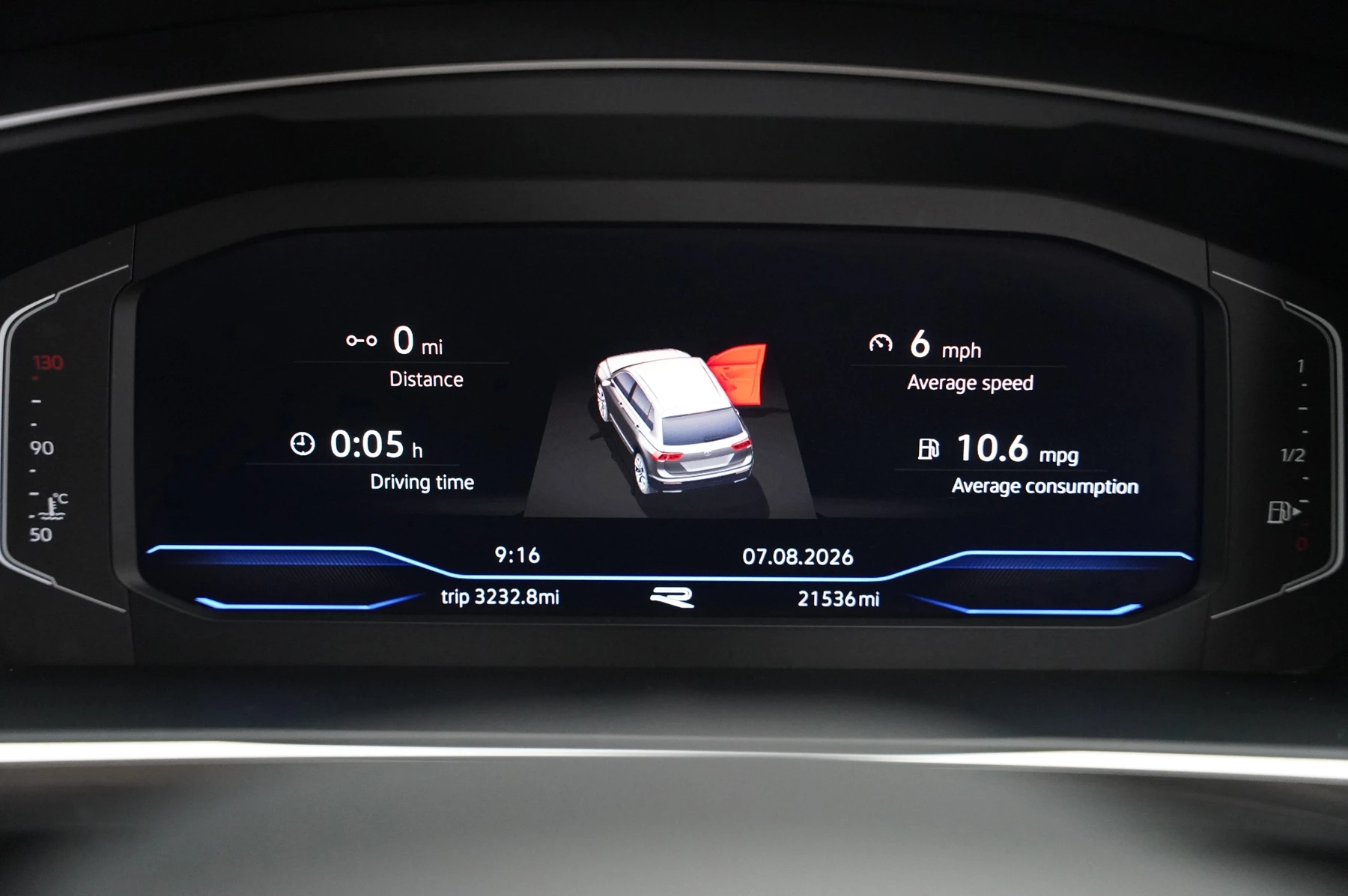 Volkswagen-Tiguan-image-8