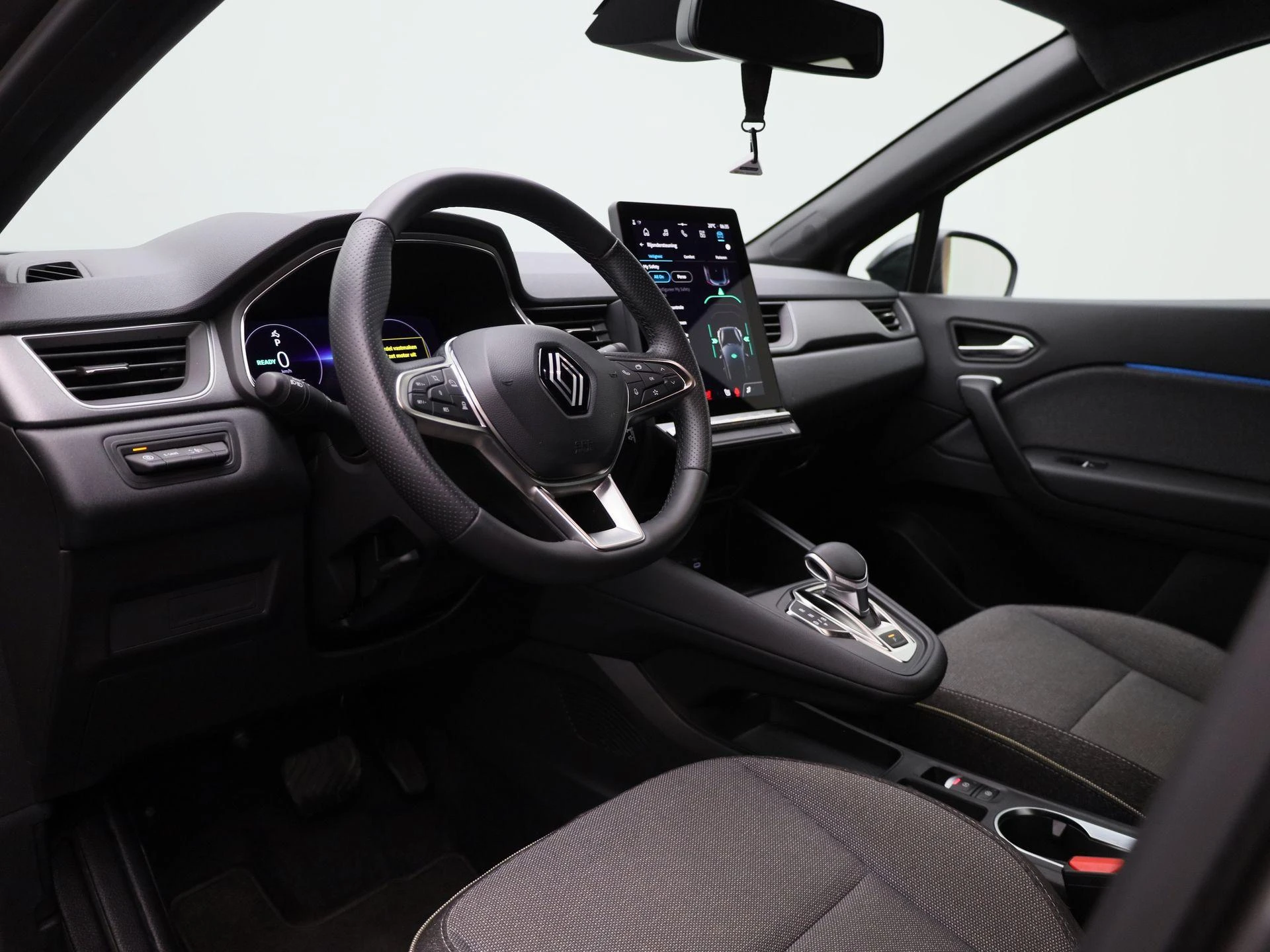 Renault-Captur-image-32