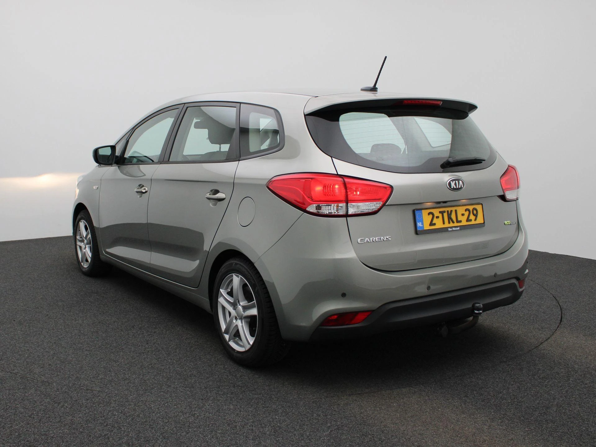 Kia-Carens-image-1