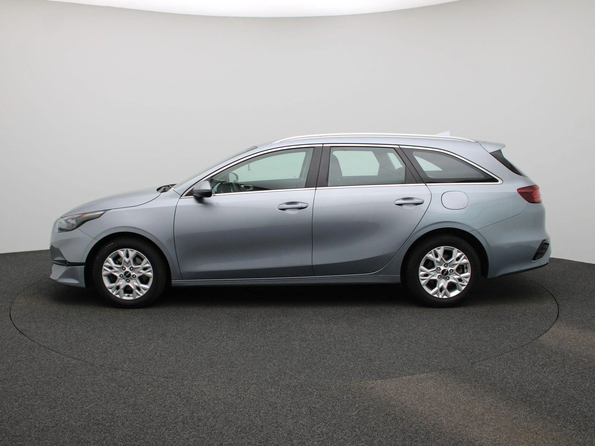 Kia-Ceed Sportswagon-image-4
