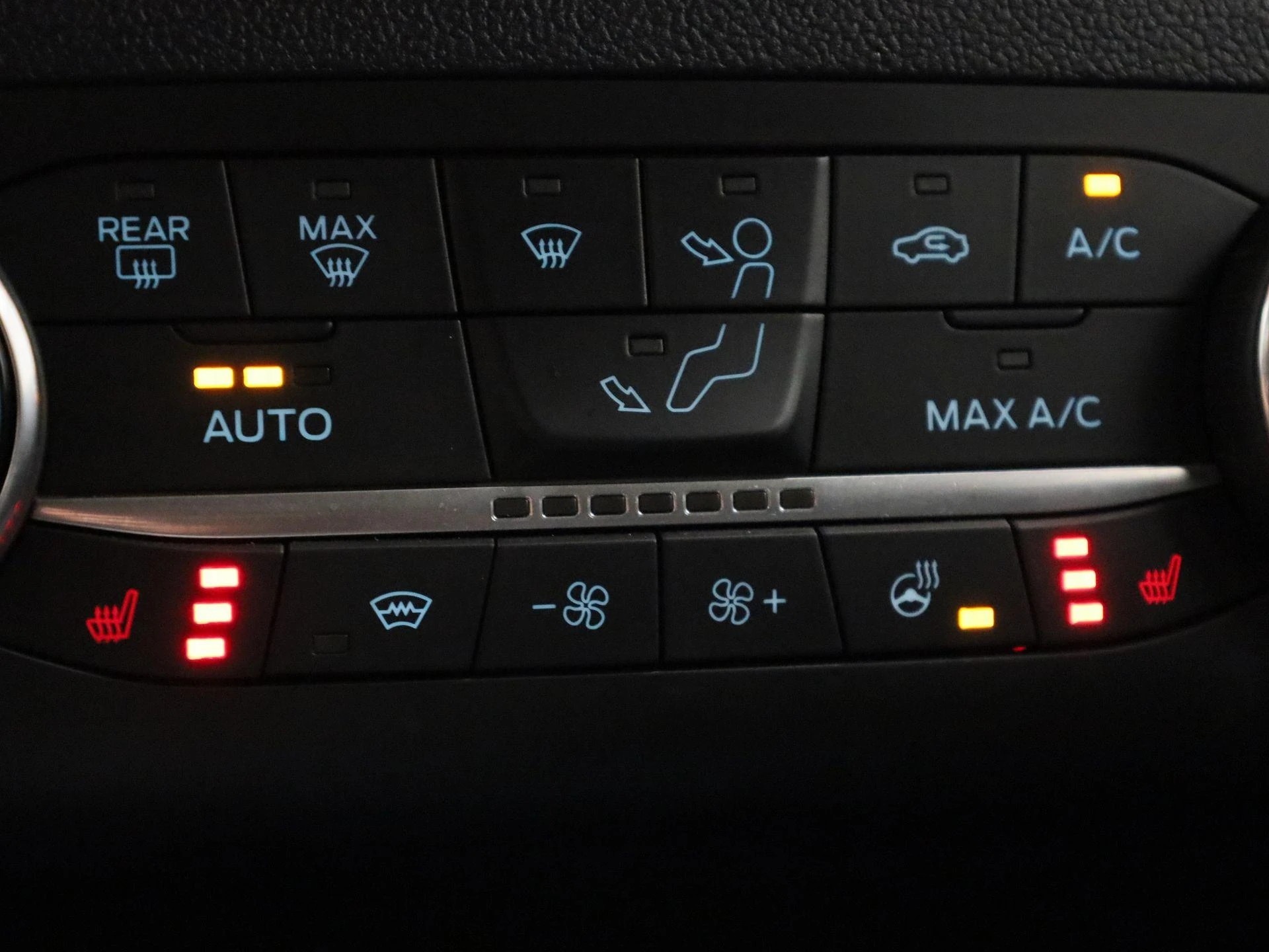 Ford Kuga 2.5i FHEV Aut. 140kW Titanium