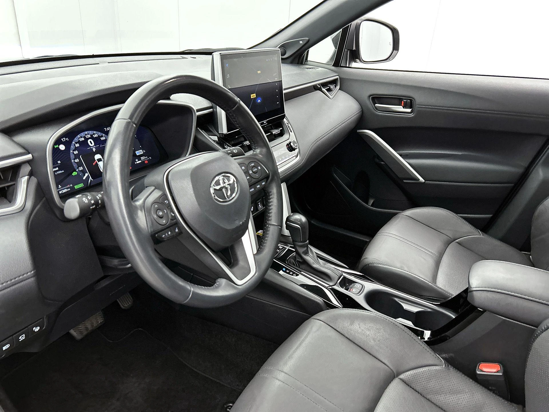 Toyota-Corolla Cross-image-19