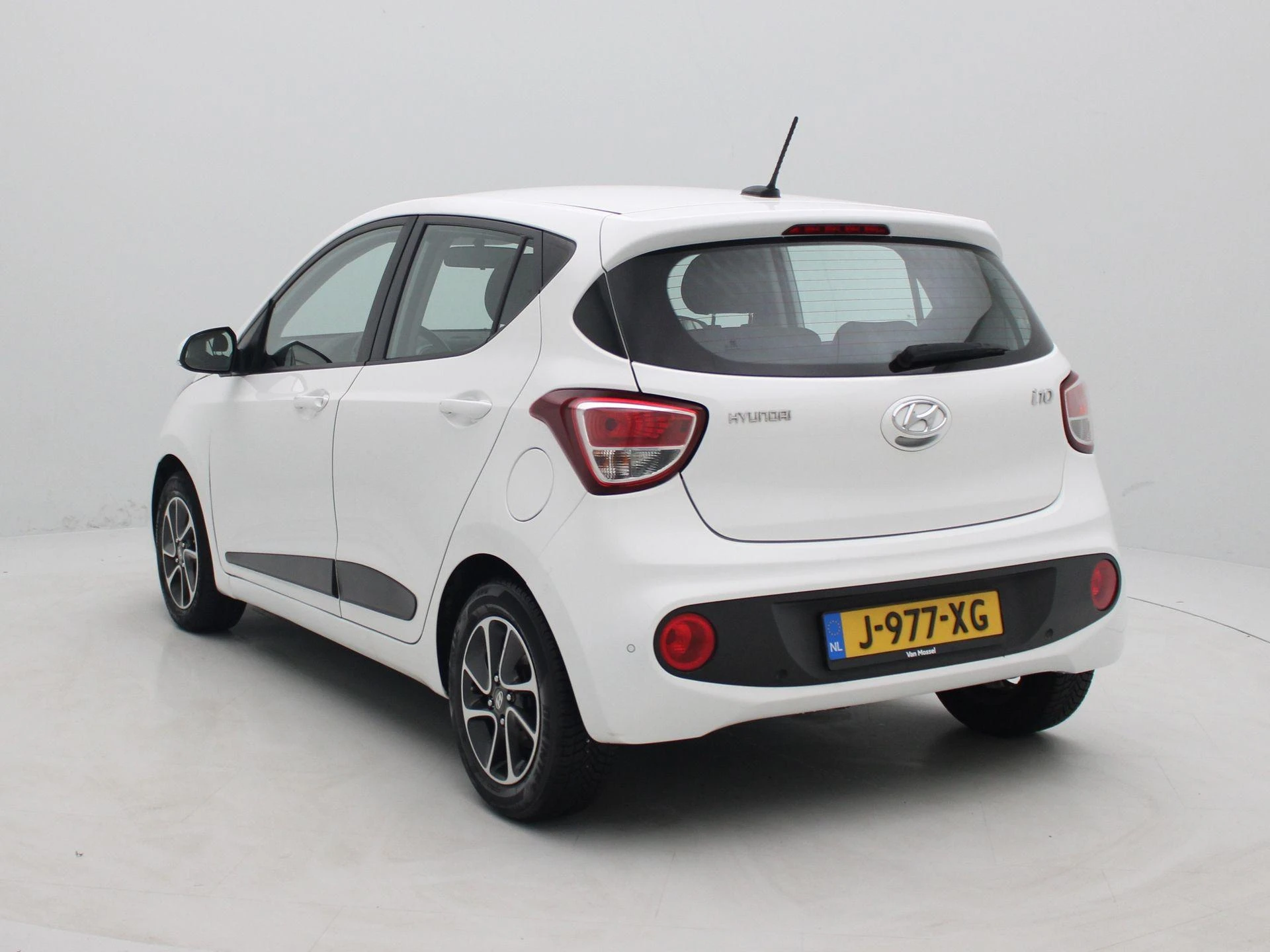 Hyundai-i10-image-1