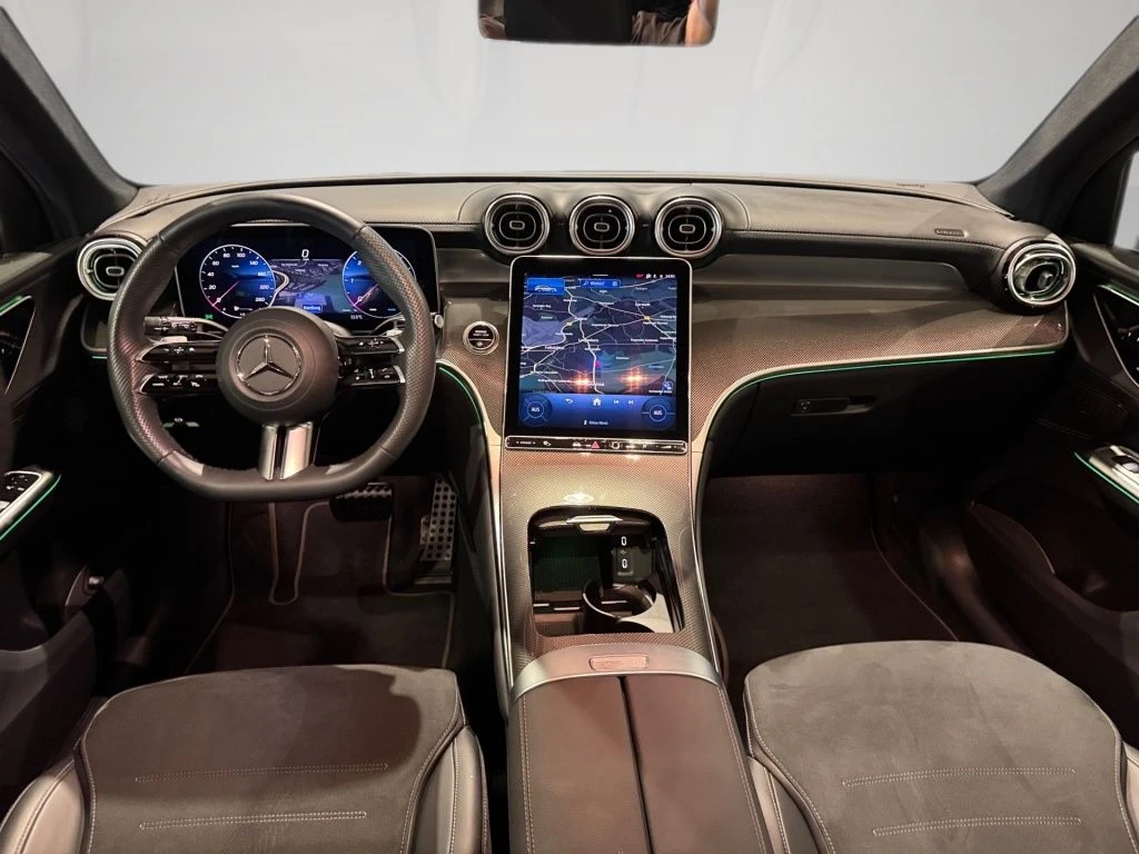 Mercedes-Benz-GLC 300 d-image-11