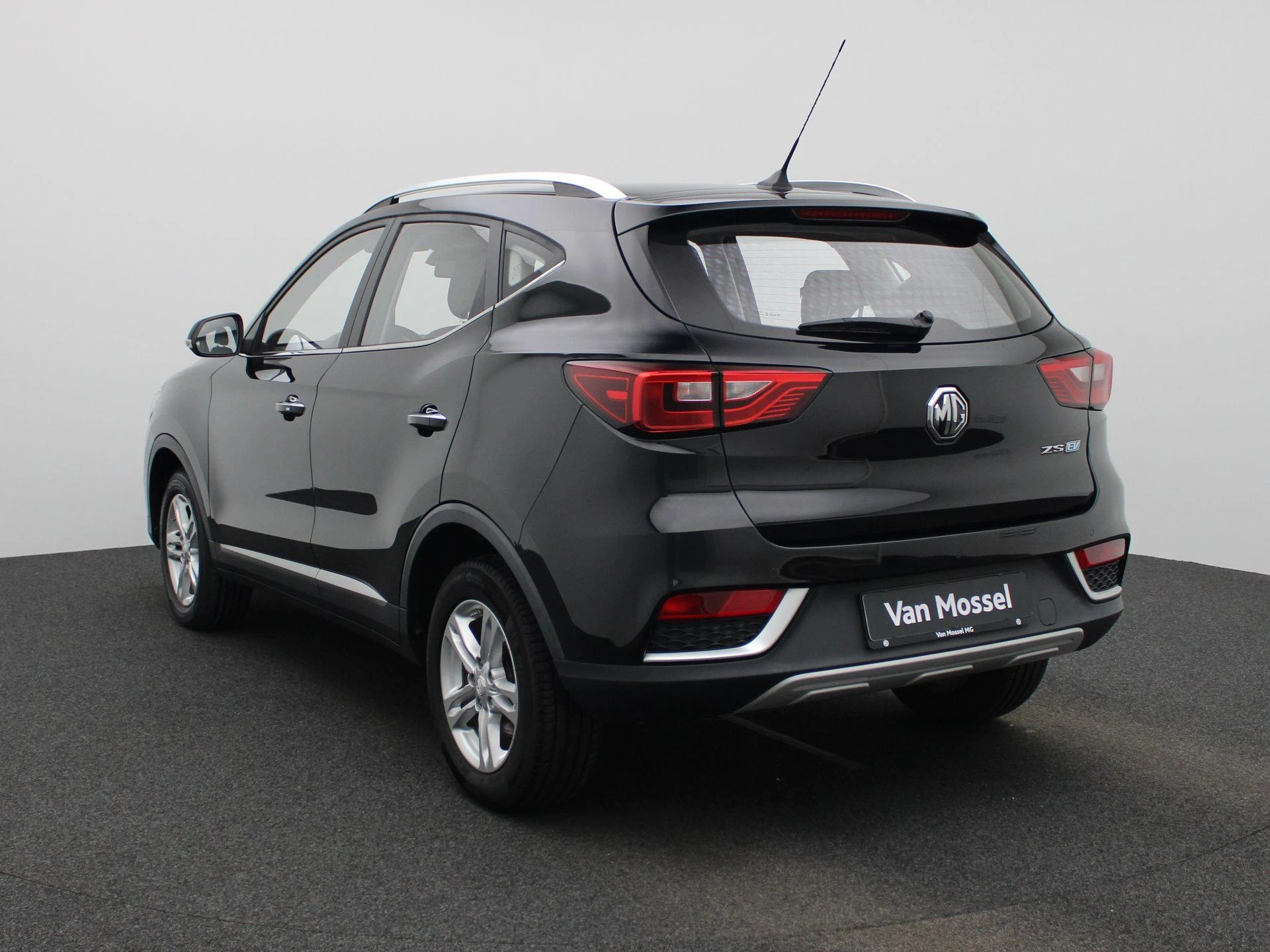 MG-ZS EV-image-1