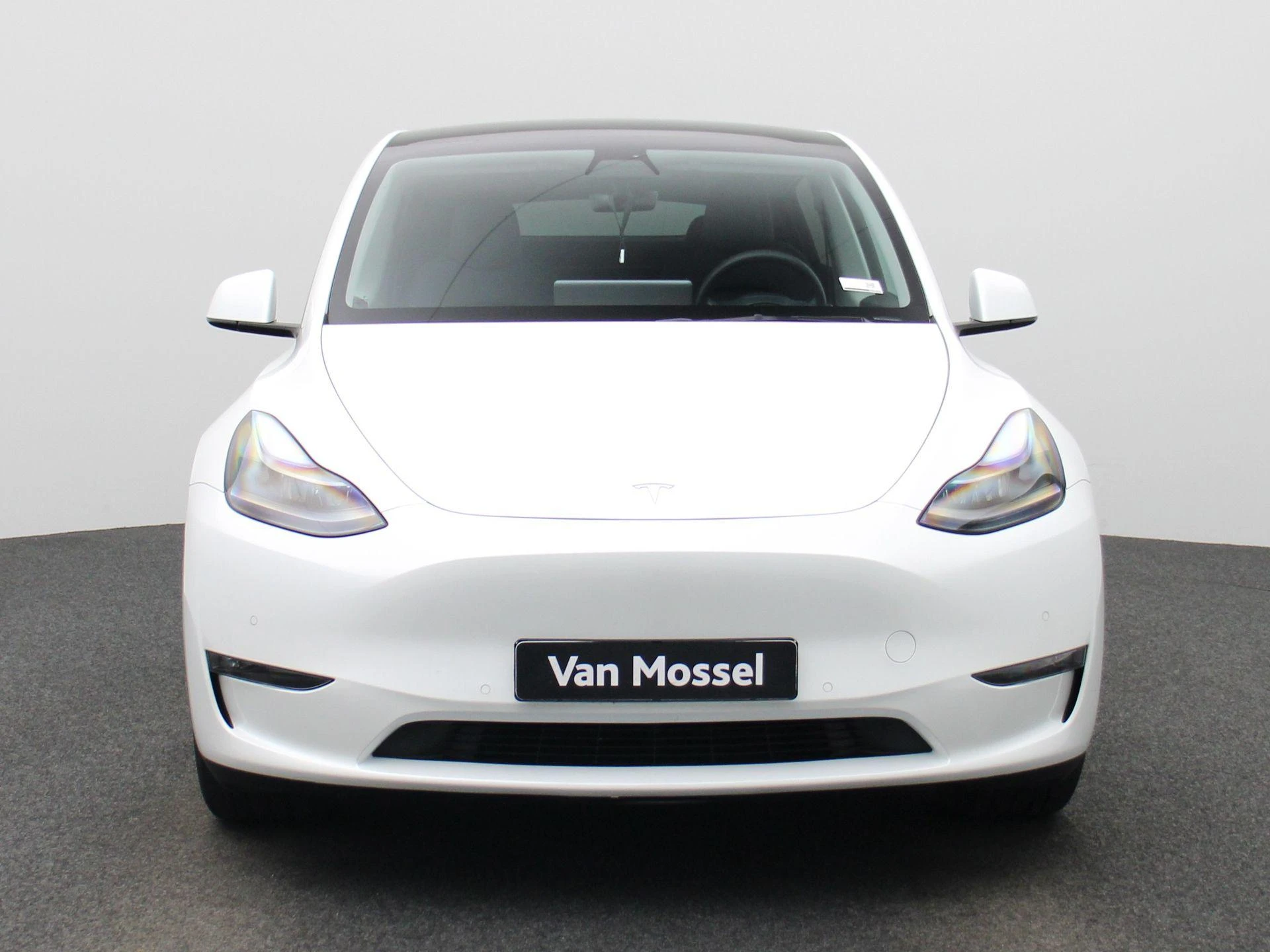 Tesla-Model Y-image-2