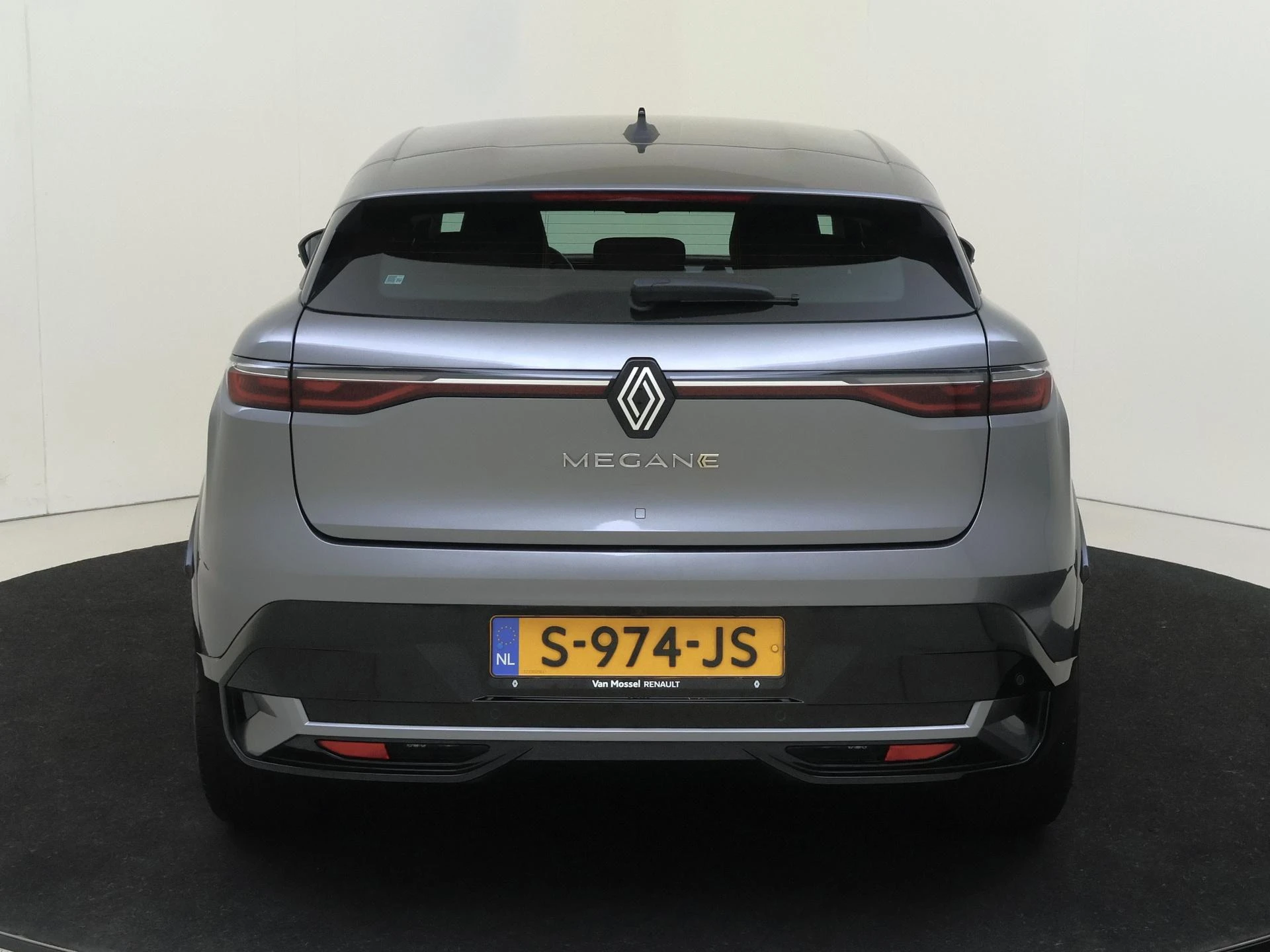 Renault-Megane E-Tech-image-6
