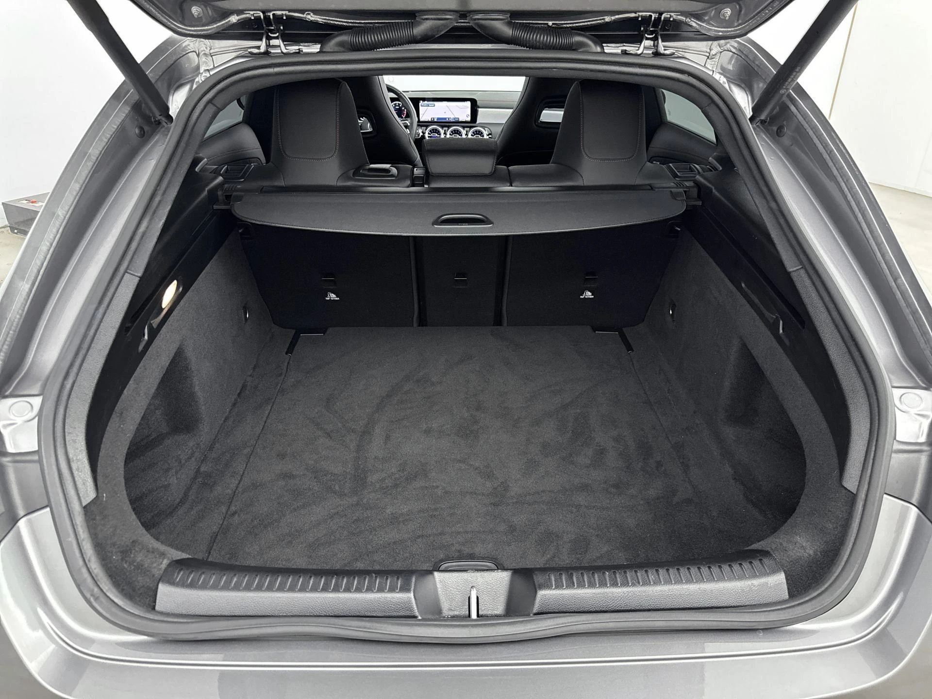 Mercedes-Benz-CLA-image-25